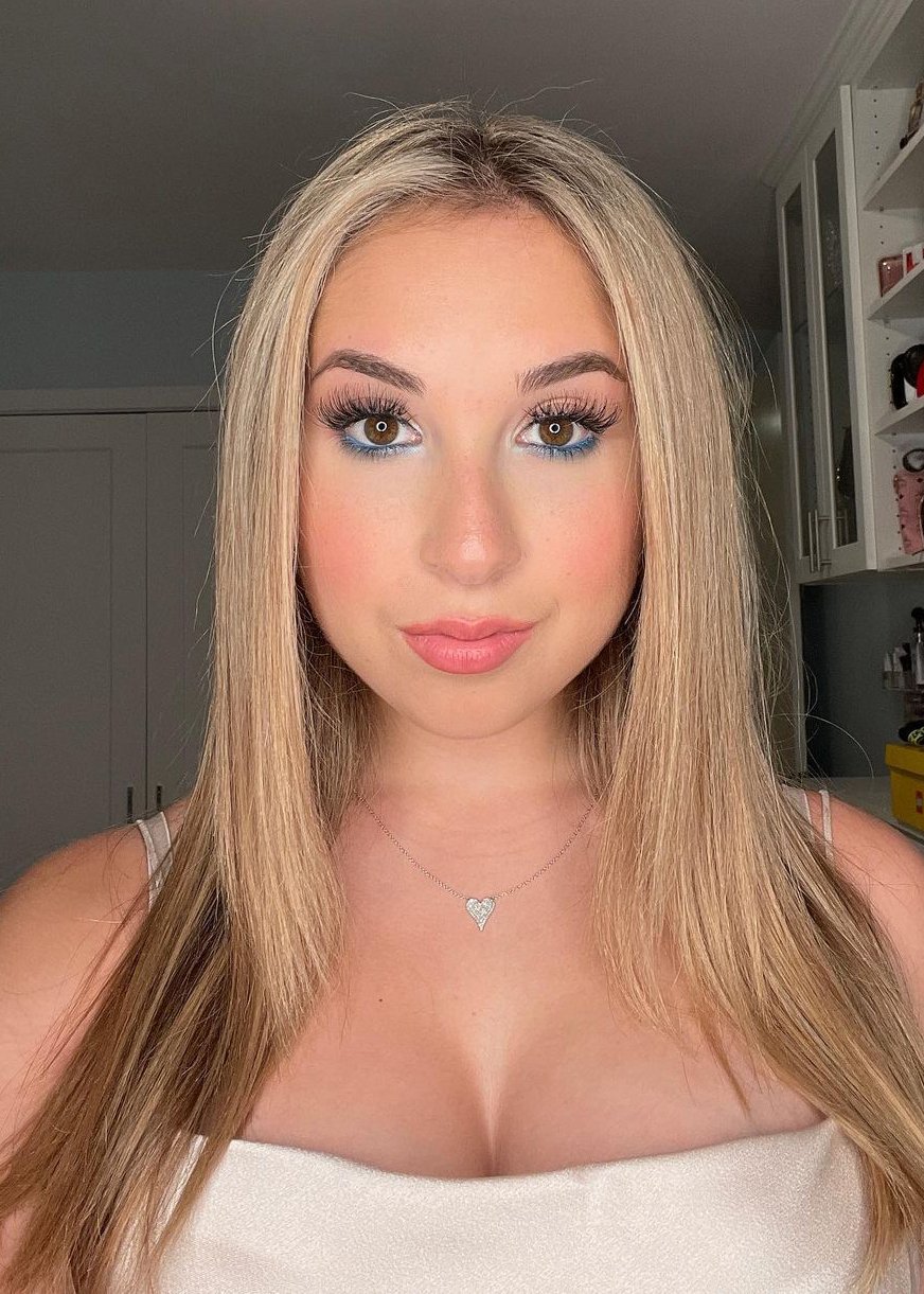Carrie Berk - Free pics, galleries & more at Babepedia