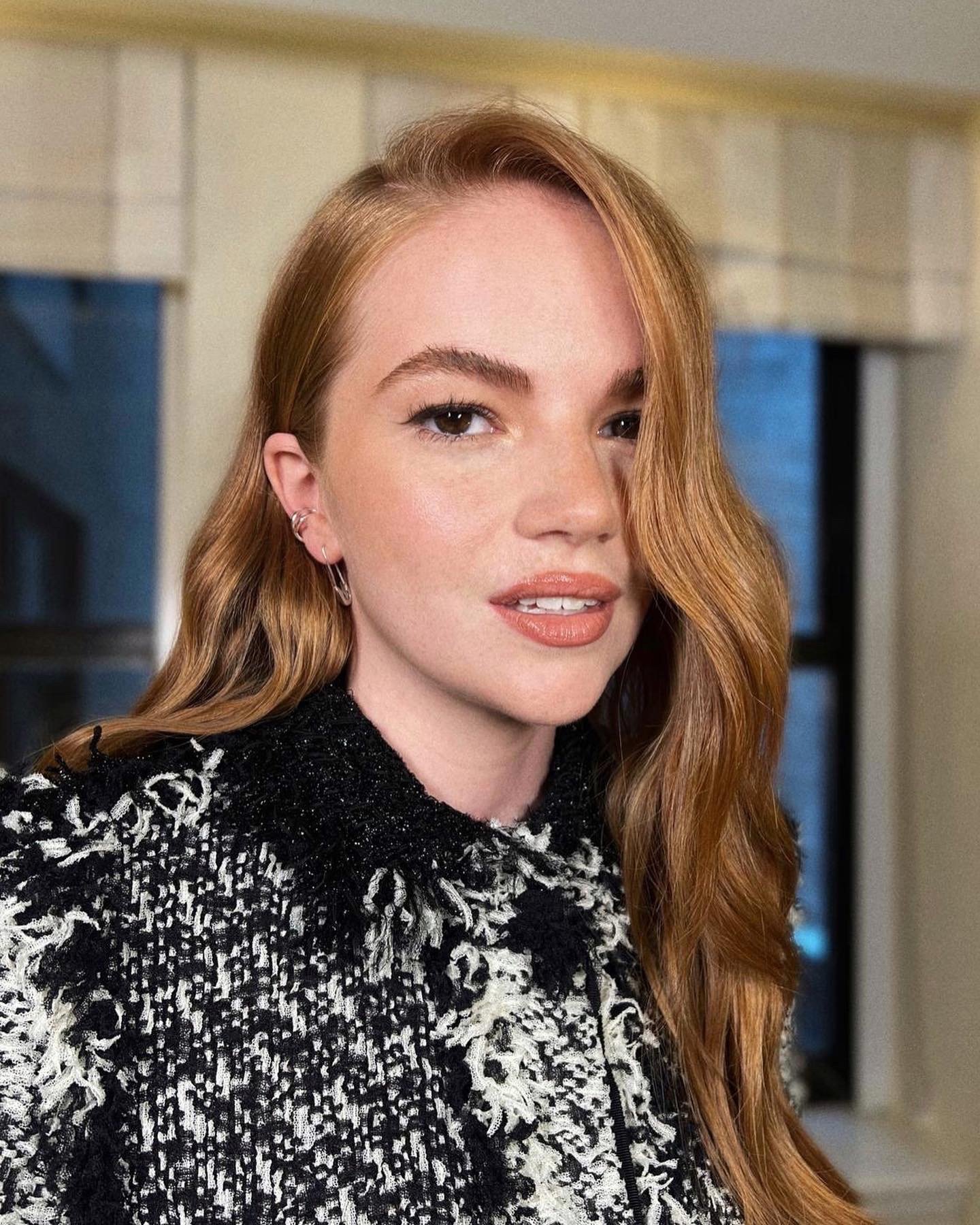 Ceara Coveney - Free pics, galleries & more at Babepedia