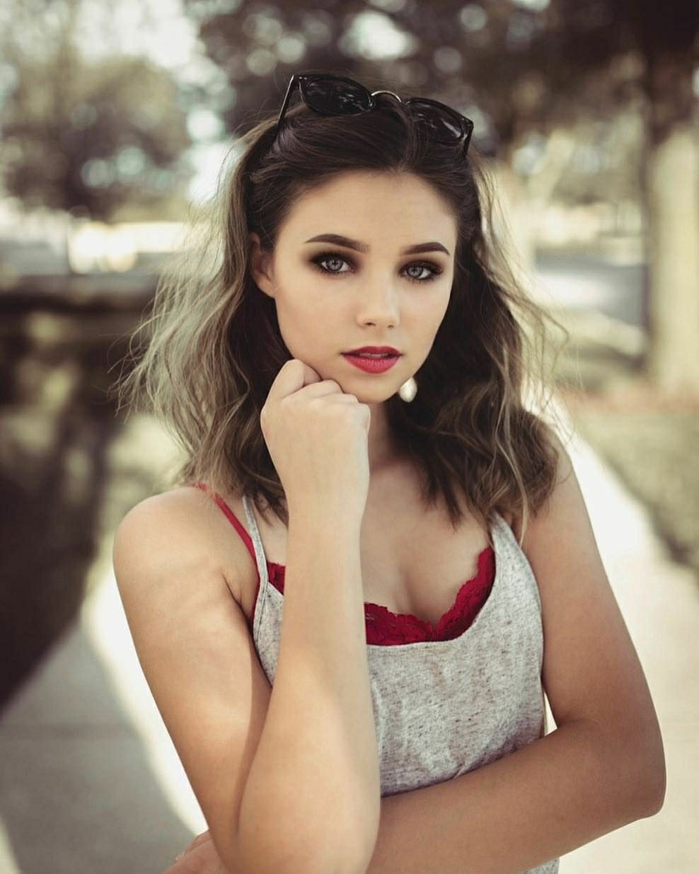 Claire Estabrook - Free nude pics, galleries & more at Babepedia