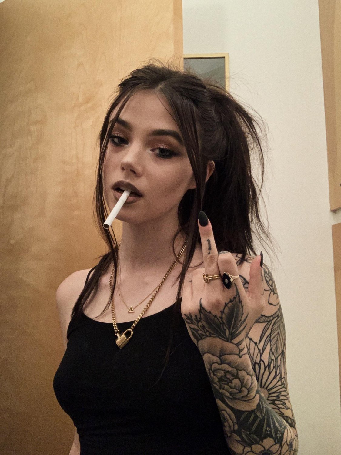 Claire Estabrook - Free nude pics, galleries & more at Babepedia