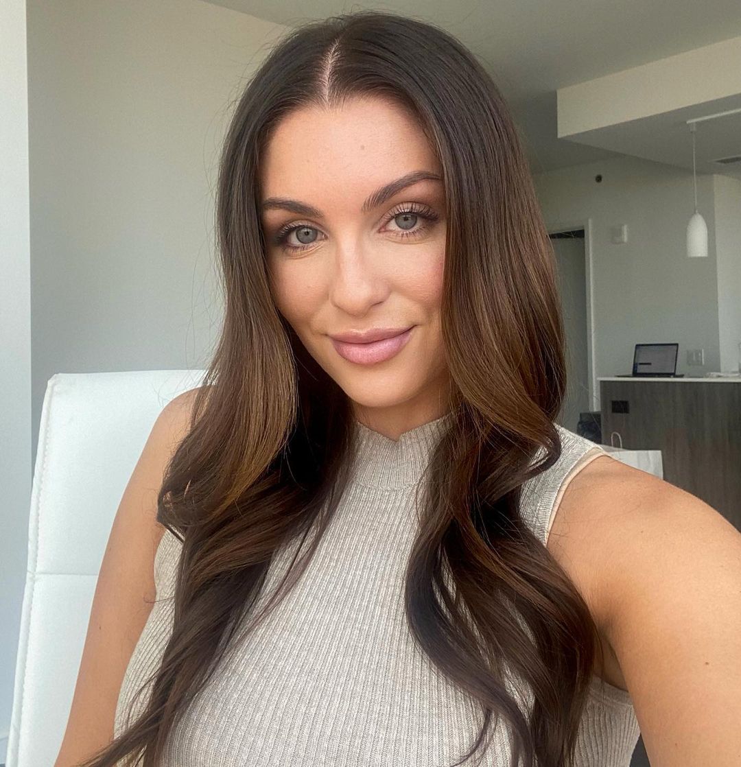 Courtney Ryan - Free pics, galleries & more at Babepedia