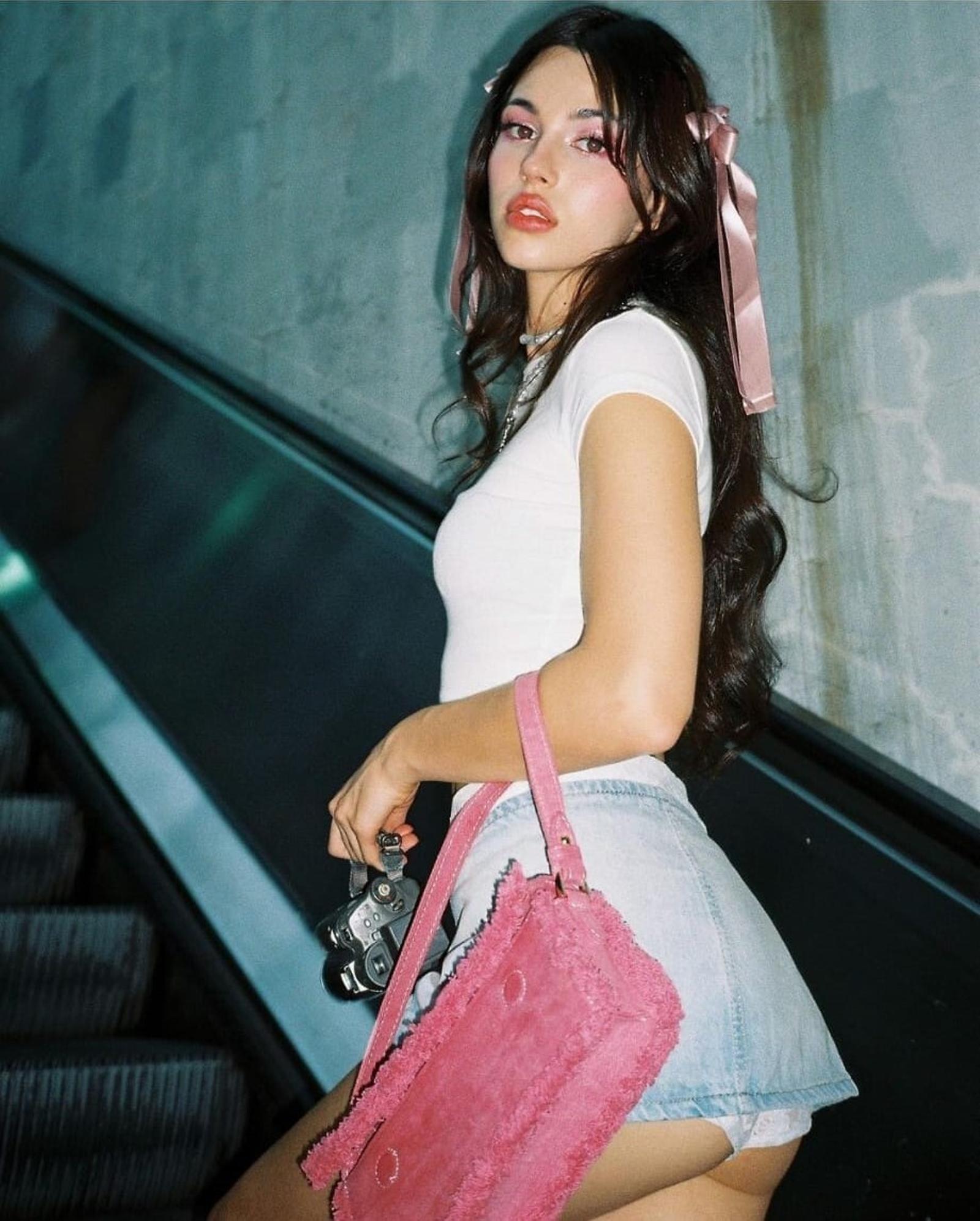 Cristina Kovani - Free pics, galleries & more at Babepedia