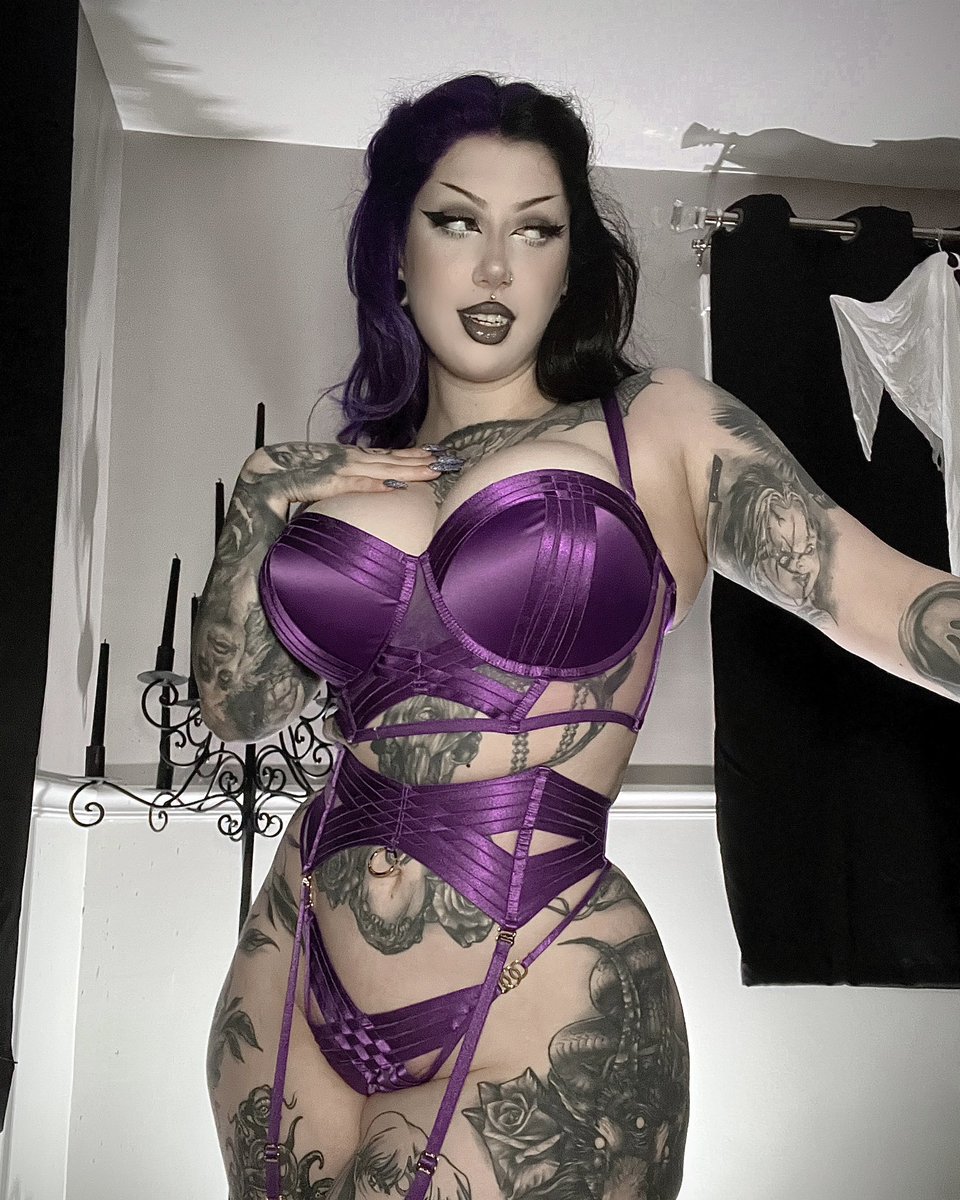 Dakota alexandra tits