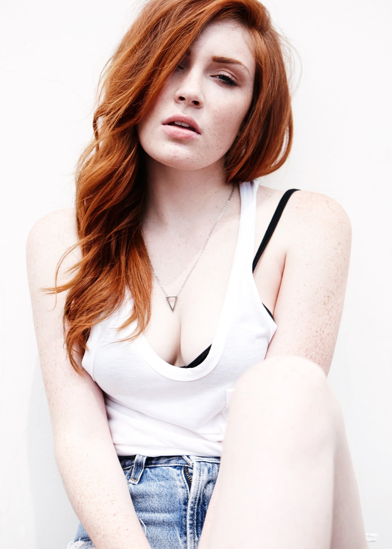 Danielle Victoria Perry - Free pics, galleries & more at Babepedia