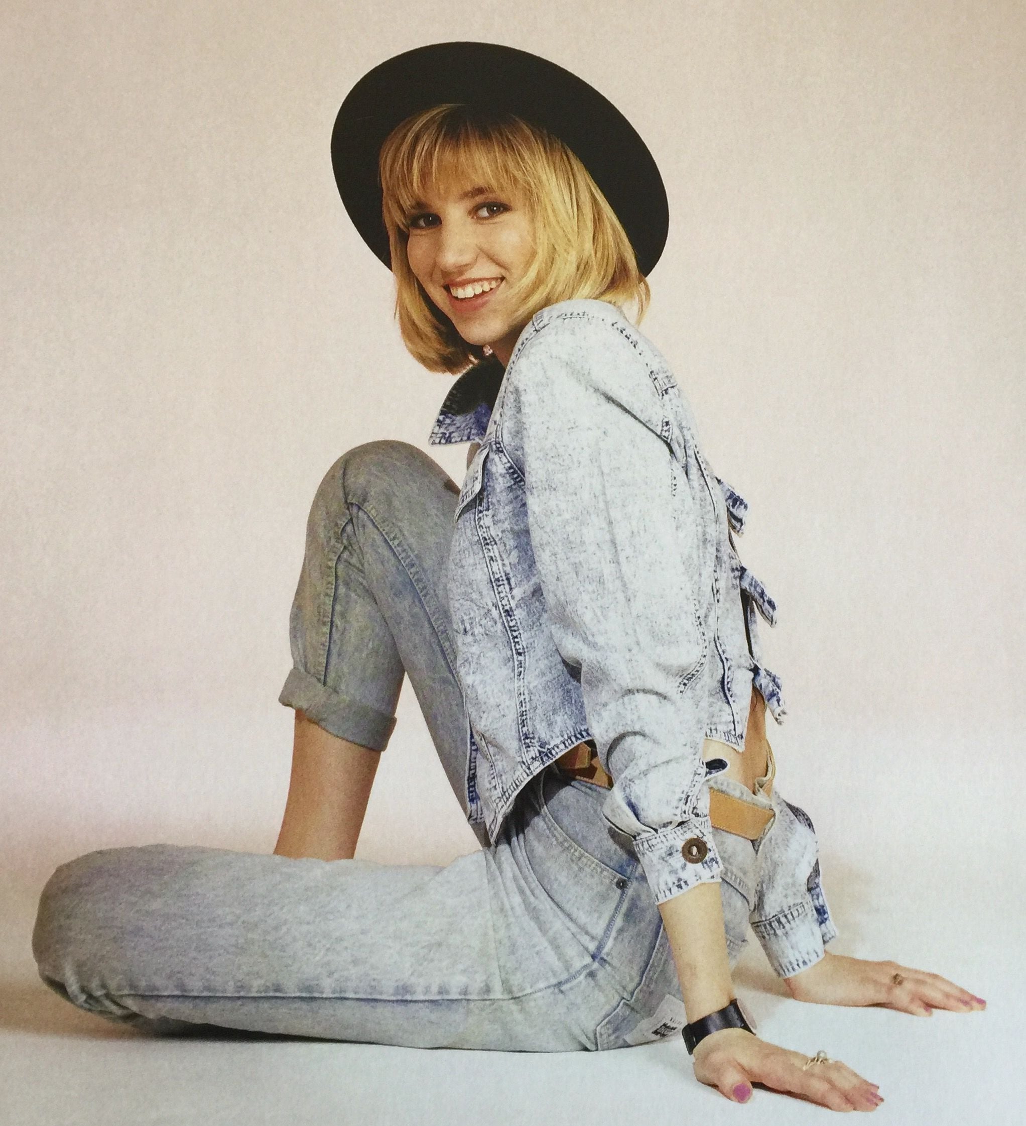 Debbie Gibson - Free pics, galleries & more at Babepedia