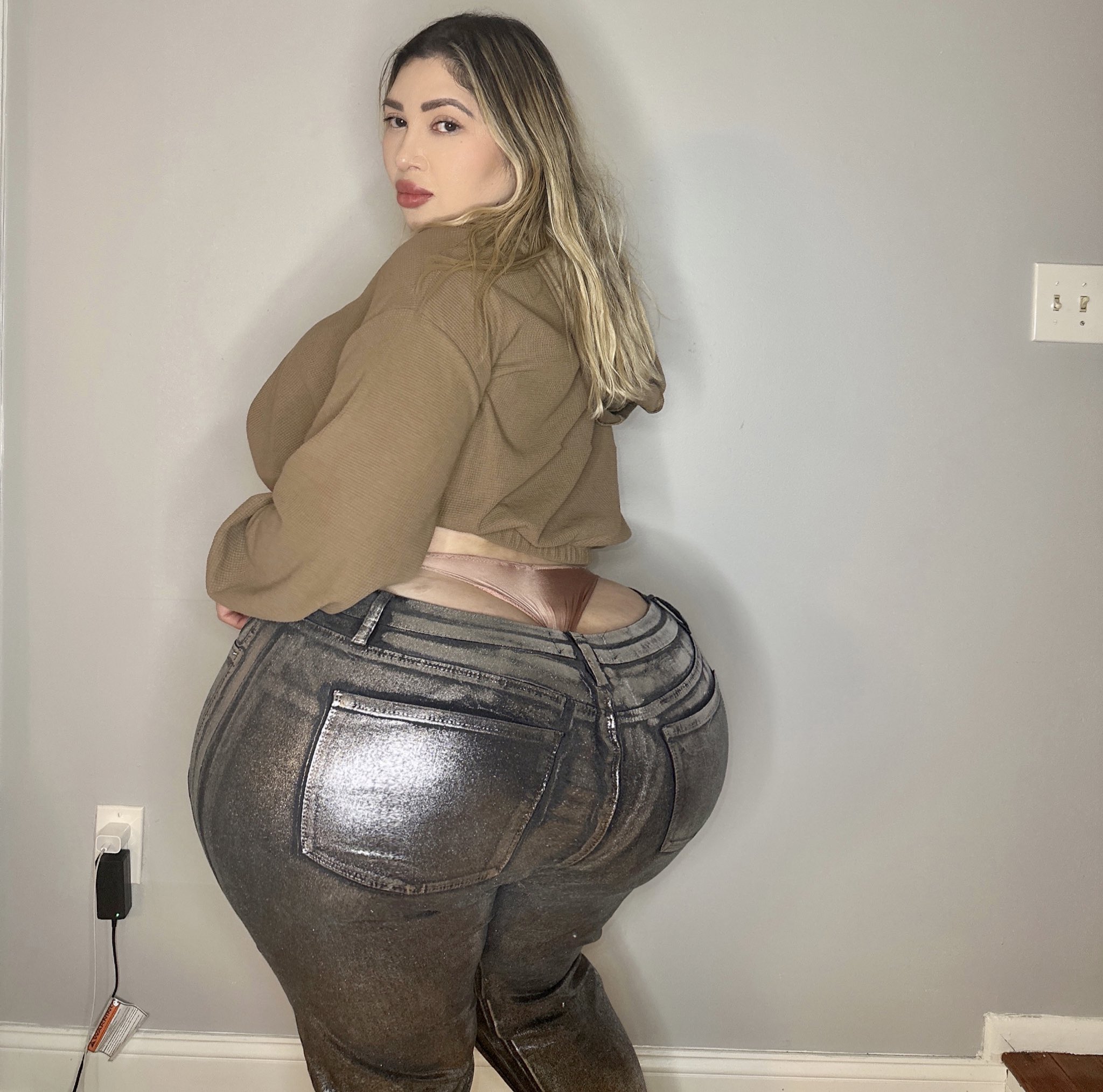 Deisy Garcia - Free sexy pics, galleries & more at Babepedia