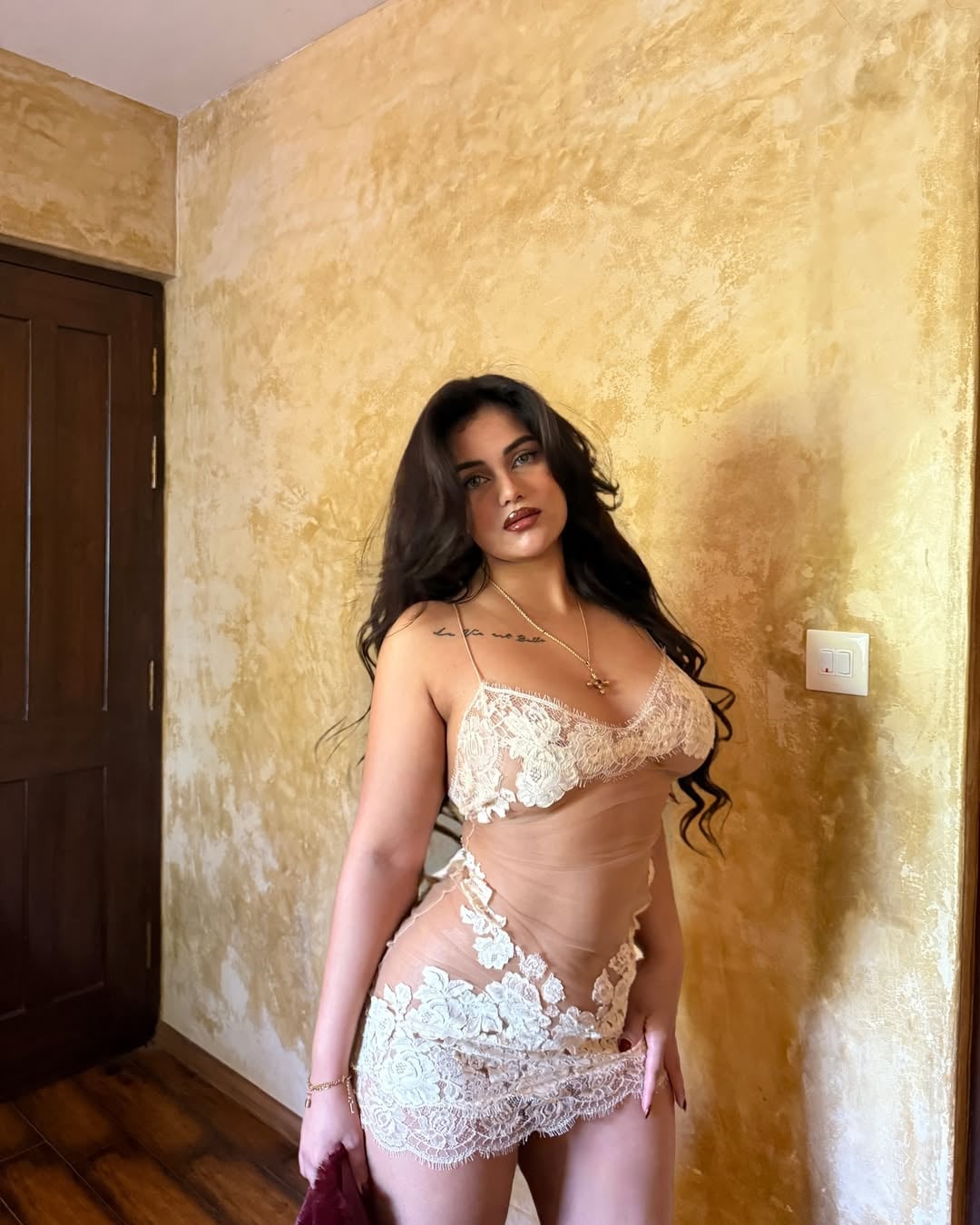 Devika Bharadwaj - Free sexy pics, galleries & more at Babepedia