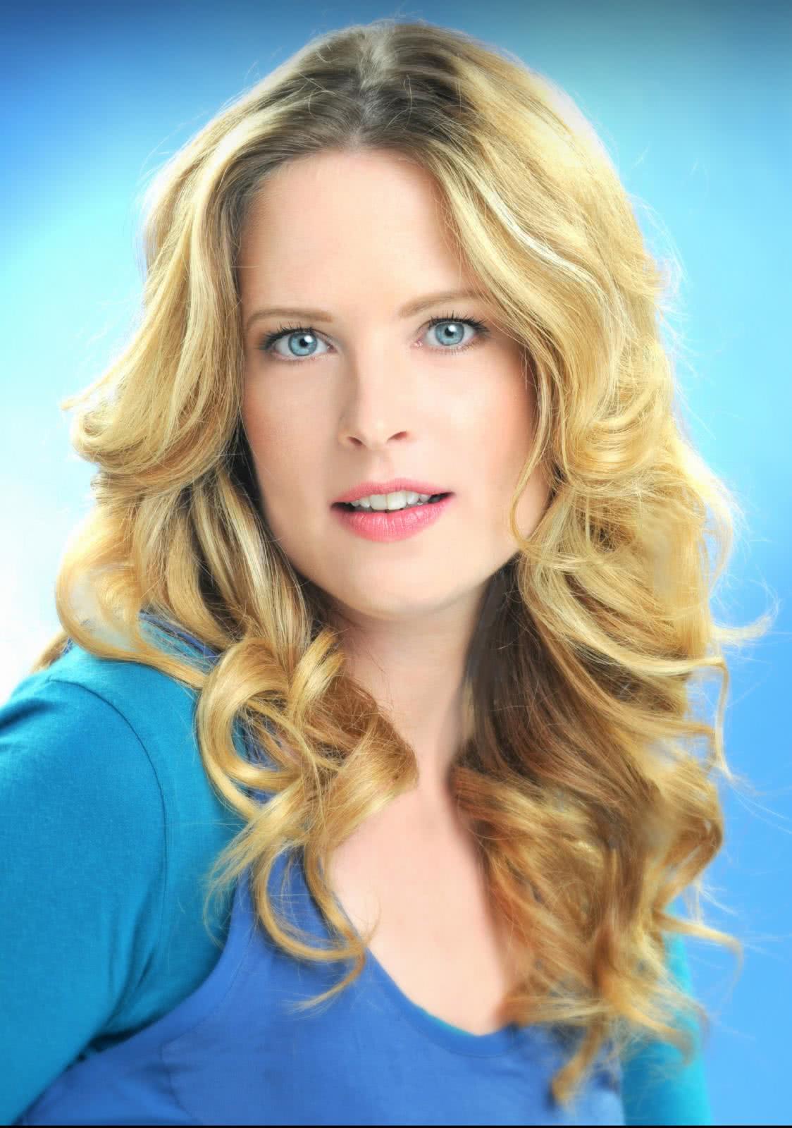 Diana Amft - Free pics, galleries & more at Babepedia