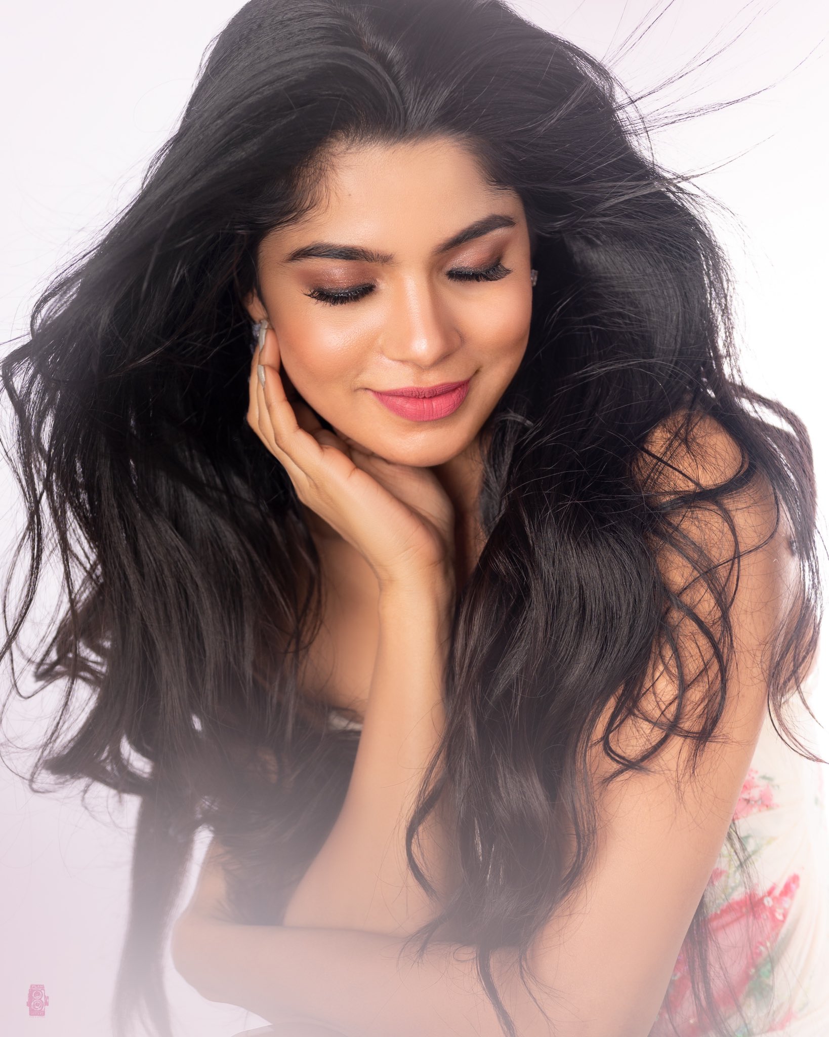 Divya Bharathi - Free pics, galleries & more at Babepedia
