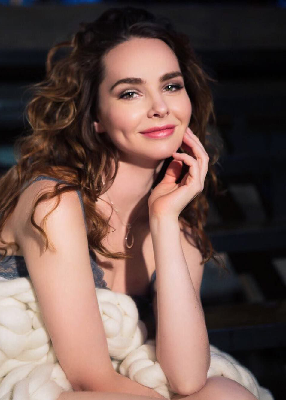 Elena Nikolaeva - Gospodarz telewizyjny