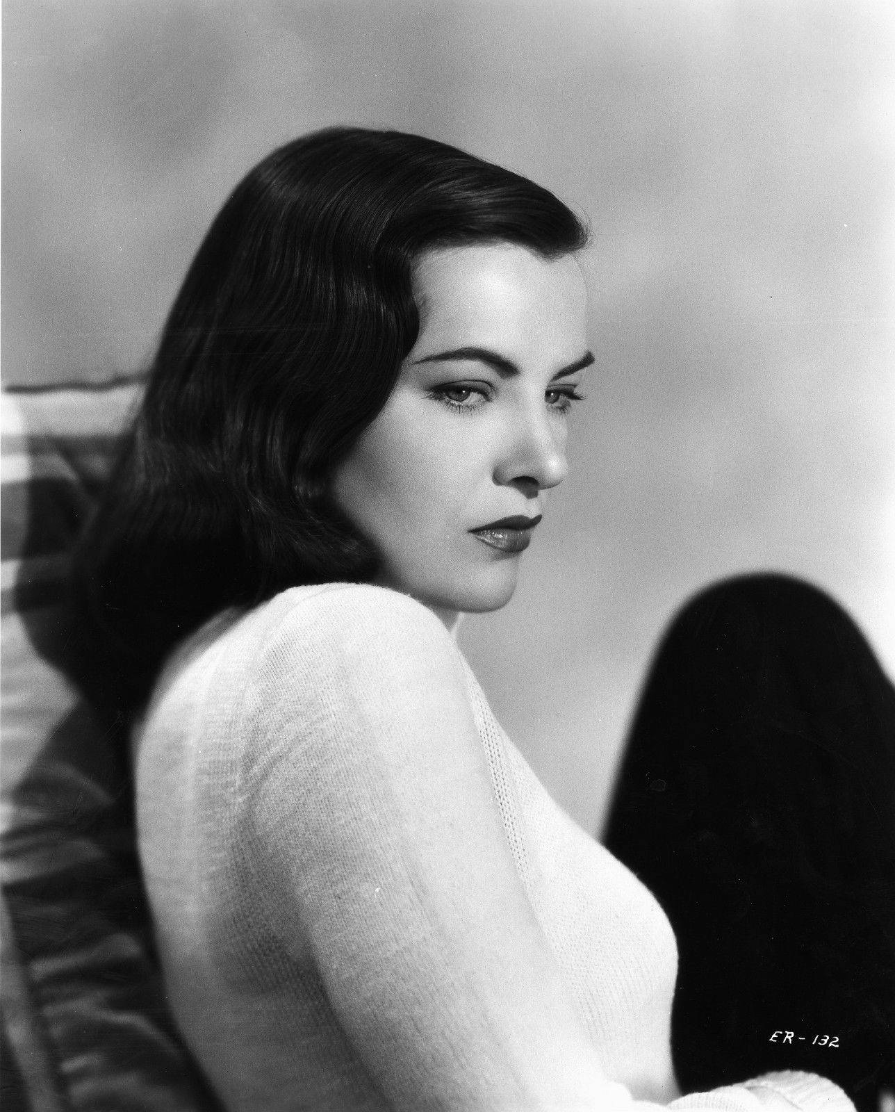 Ella Raines - Free pics, galleries & more at Babepedia