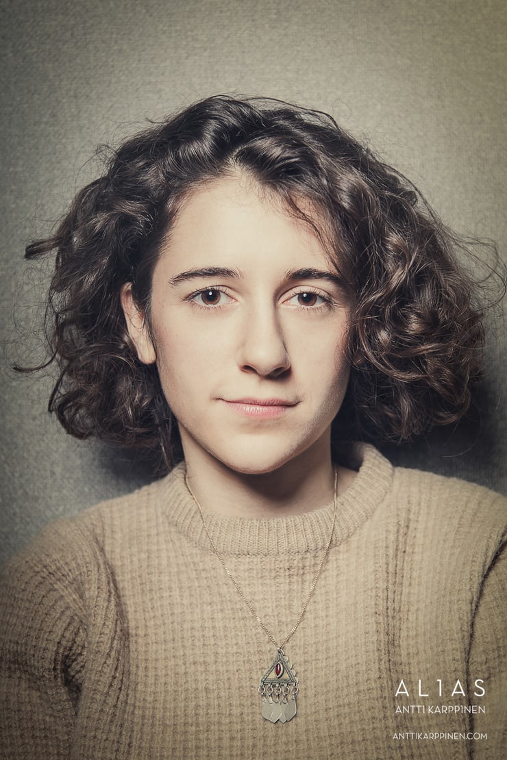 Ellie Kendrick - Free pics, galleries & more at Babepedia