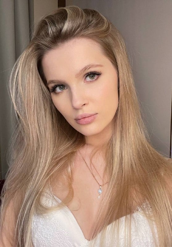 ellie moore, wetfoxes and allie moore in answer #2068298