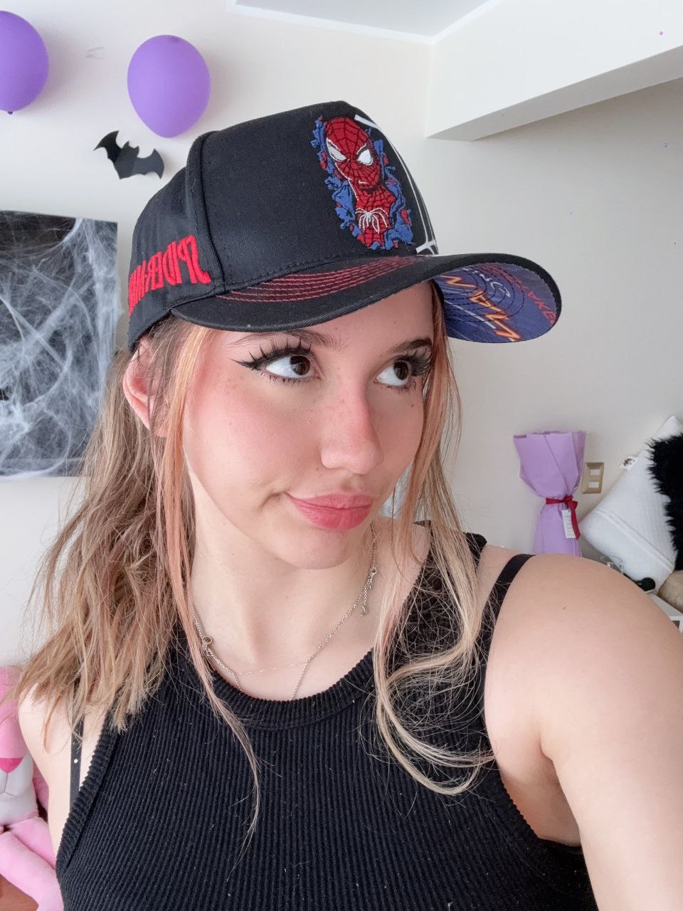 Emikukis - Twórczyni, Gracz, Wpływowy