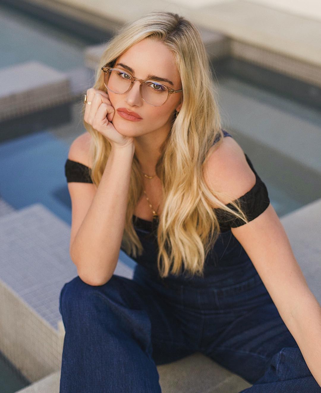Emily Palos - Free pics, galleries & more at Babepedia