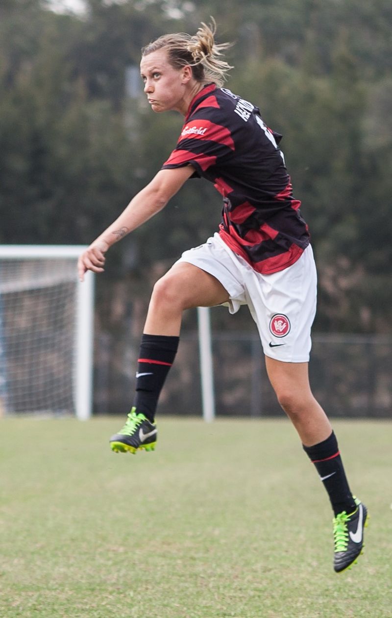 Emily Van Egmond - Sportsmenka: piłkarz