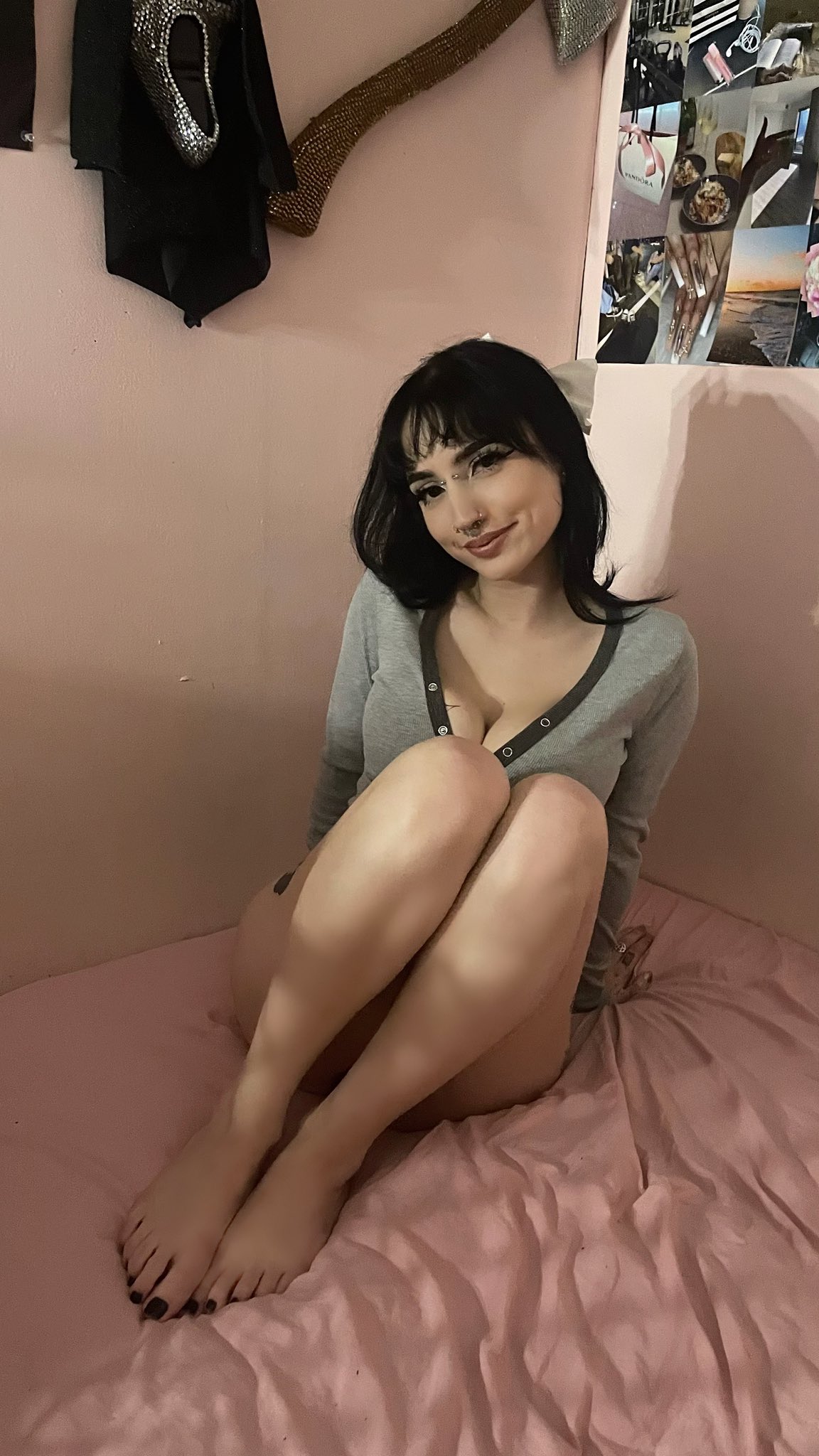 Emilyy Manson - Free nude pics, galleries & more at Babepedia