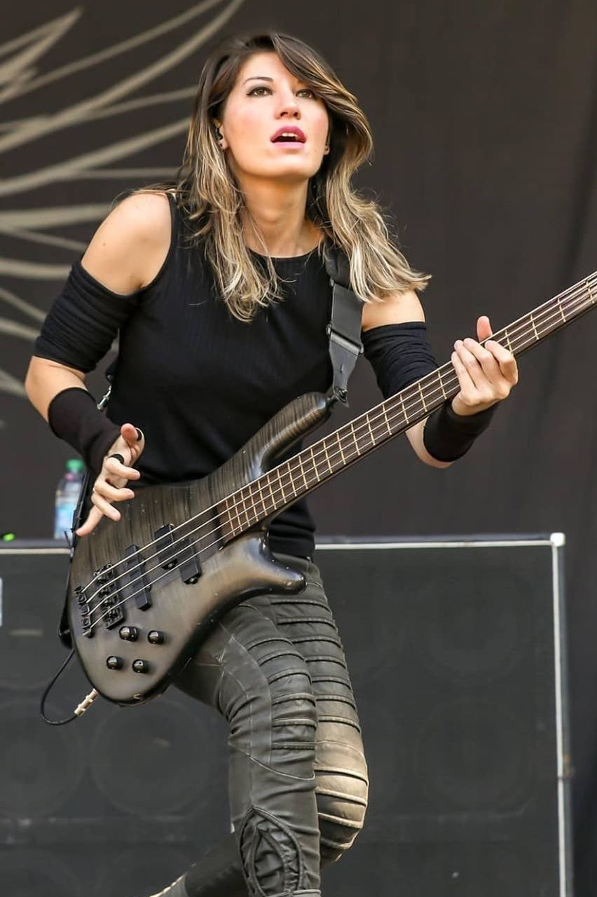 Emma Anzai - Free pics, galleries & more at Babepedia
