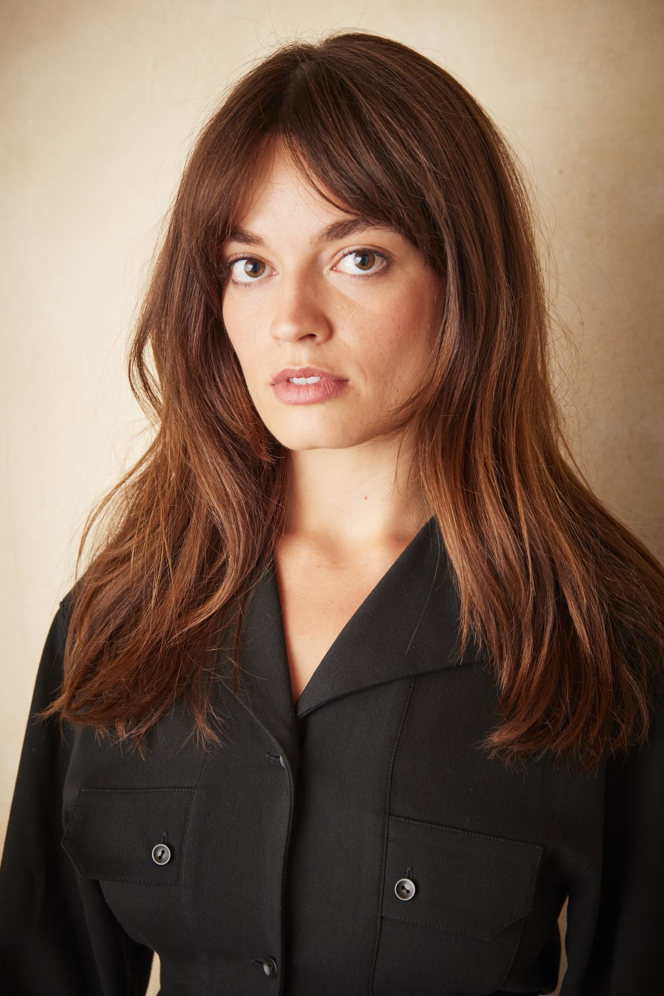 Emma Mackey - Free pics, galleries & more at Babepedia