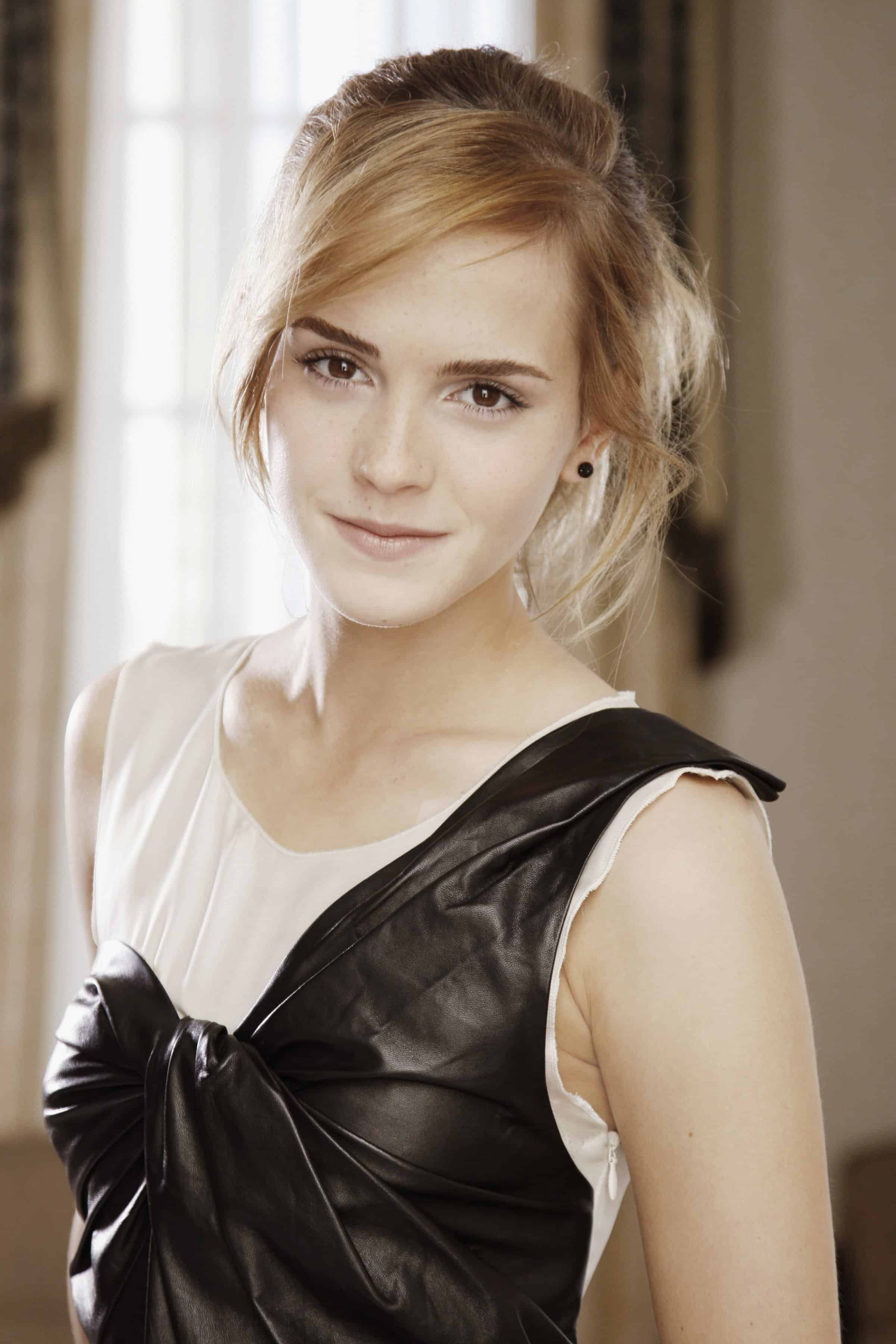 Emma Watson - Free pics, galleries & more at Babepedia