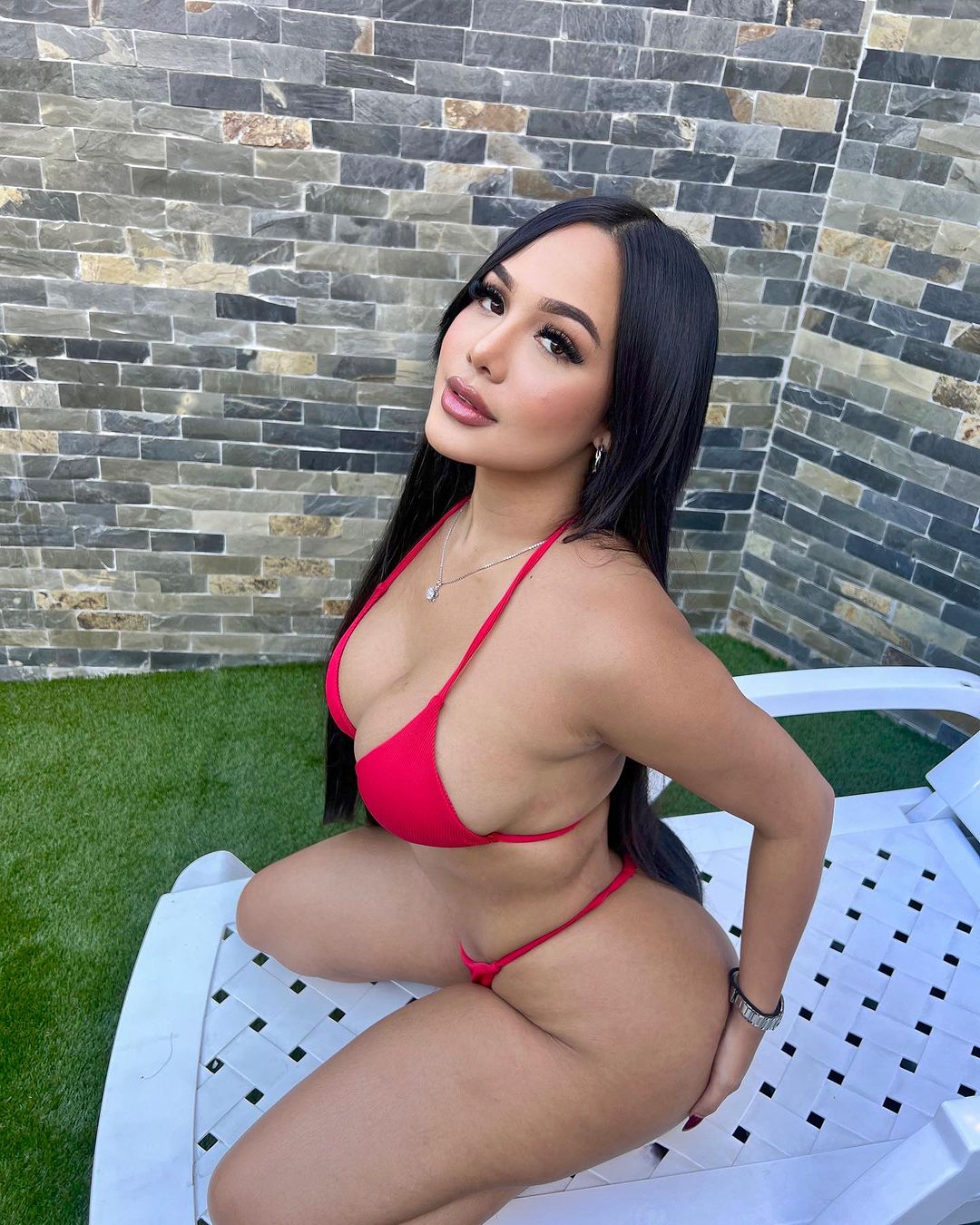 Emny Rodriguez - Free pics, galleries & more at Babepedia