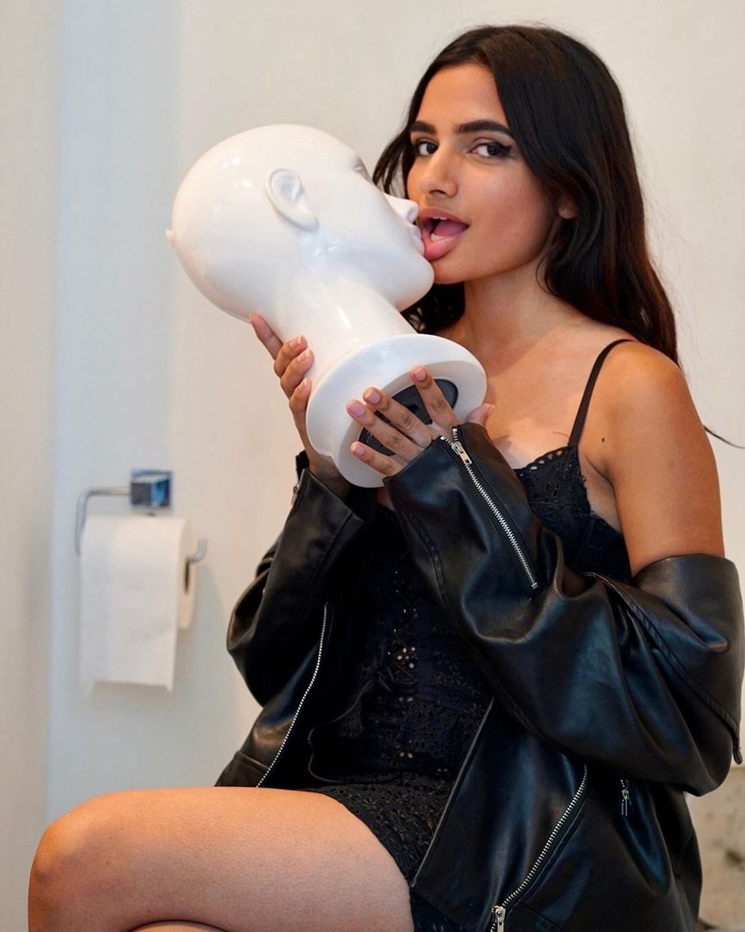 Farha Khalidi - Free pics, galleries & more at Babepedia