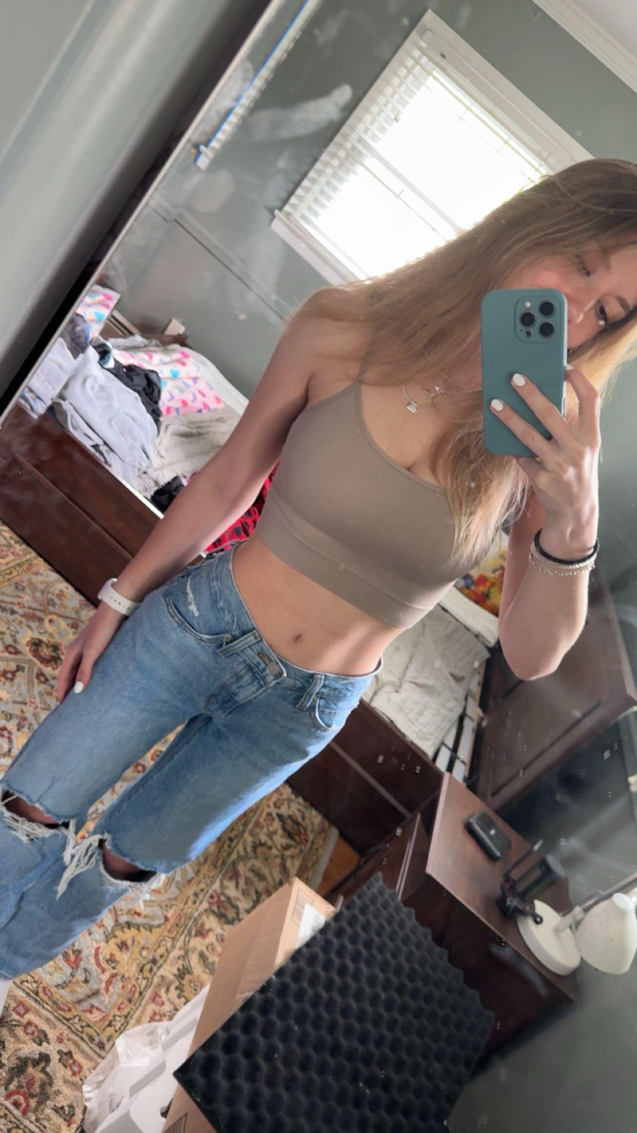 Felicity Smoak teasing allure