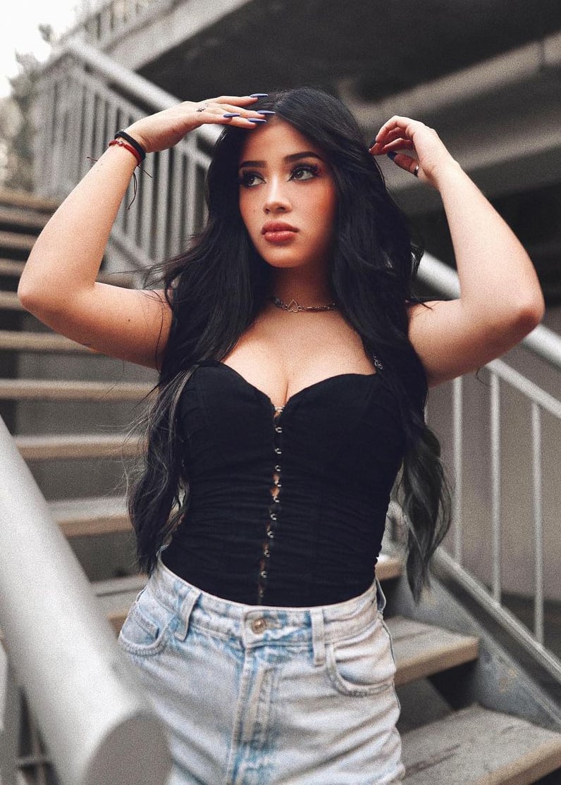 Fernanda Villalobos - Free pics, galleries & more at Babepedia