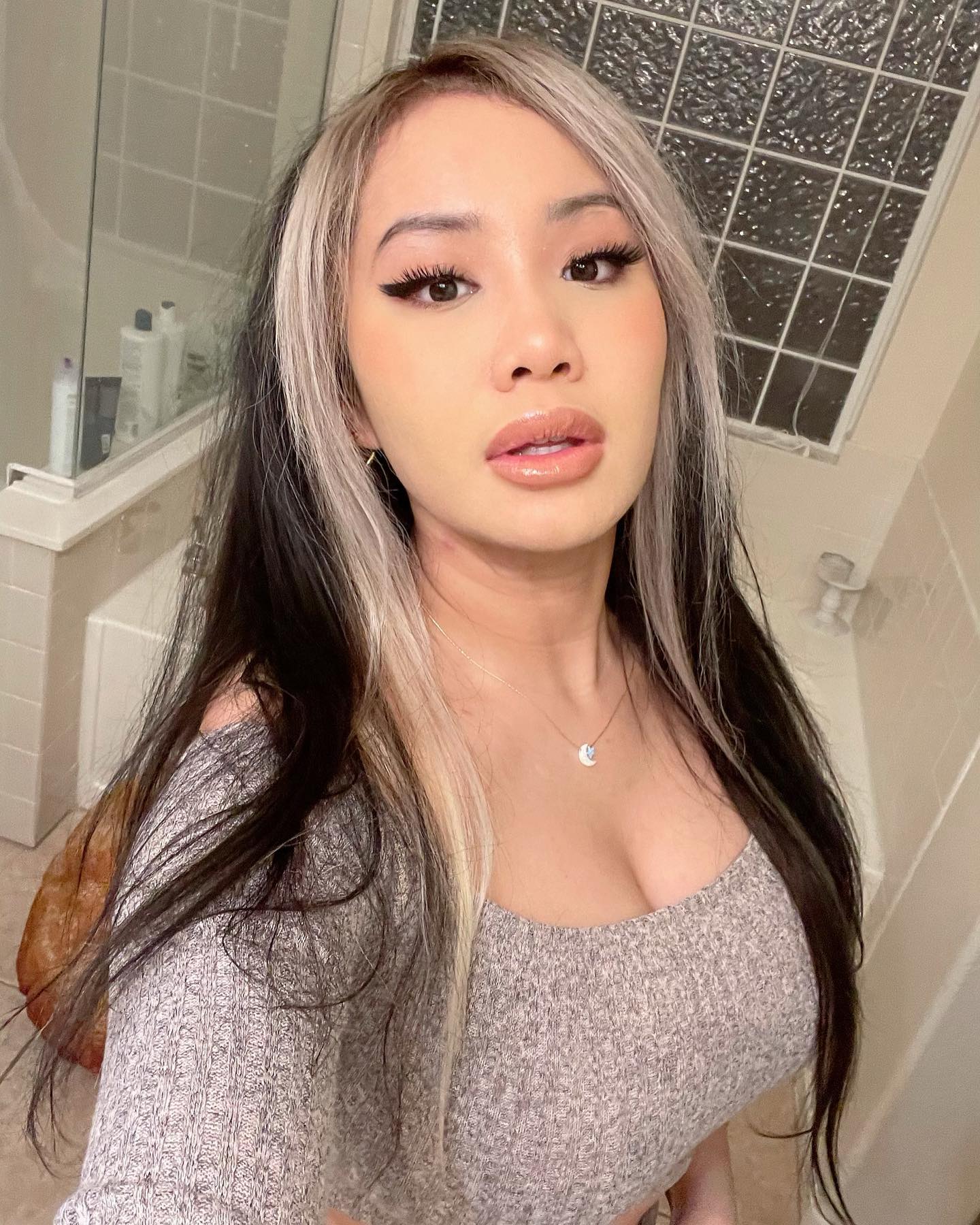 Francine Vo - Free pics, galleries & more at Babepedia