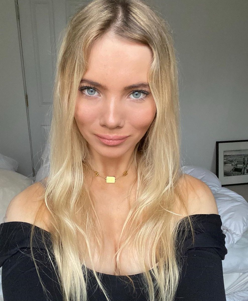 Freya Allan - Free pics, galleries & more at Babepedia