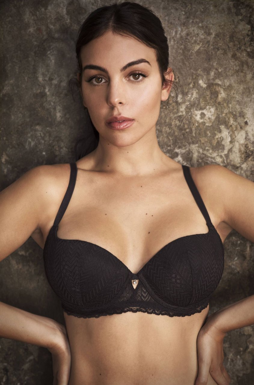 Georgina Rodriguez - Free pics, galleries & more at Babepedia