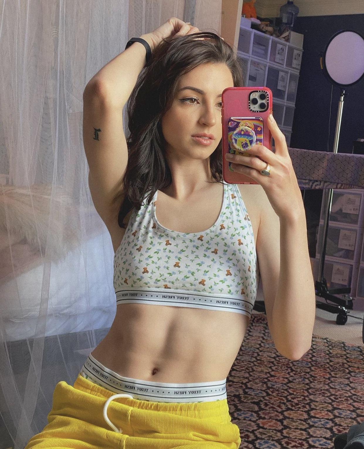 Gibi ASMR - Free pics, galleries & more at Babepedia