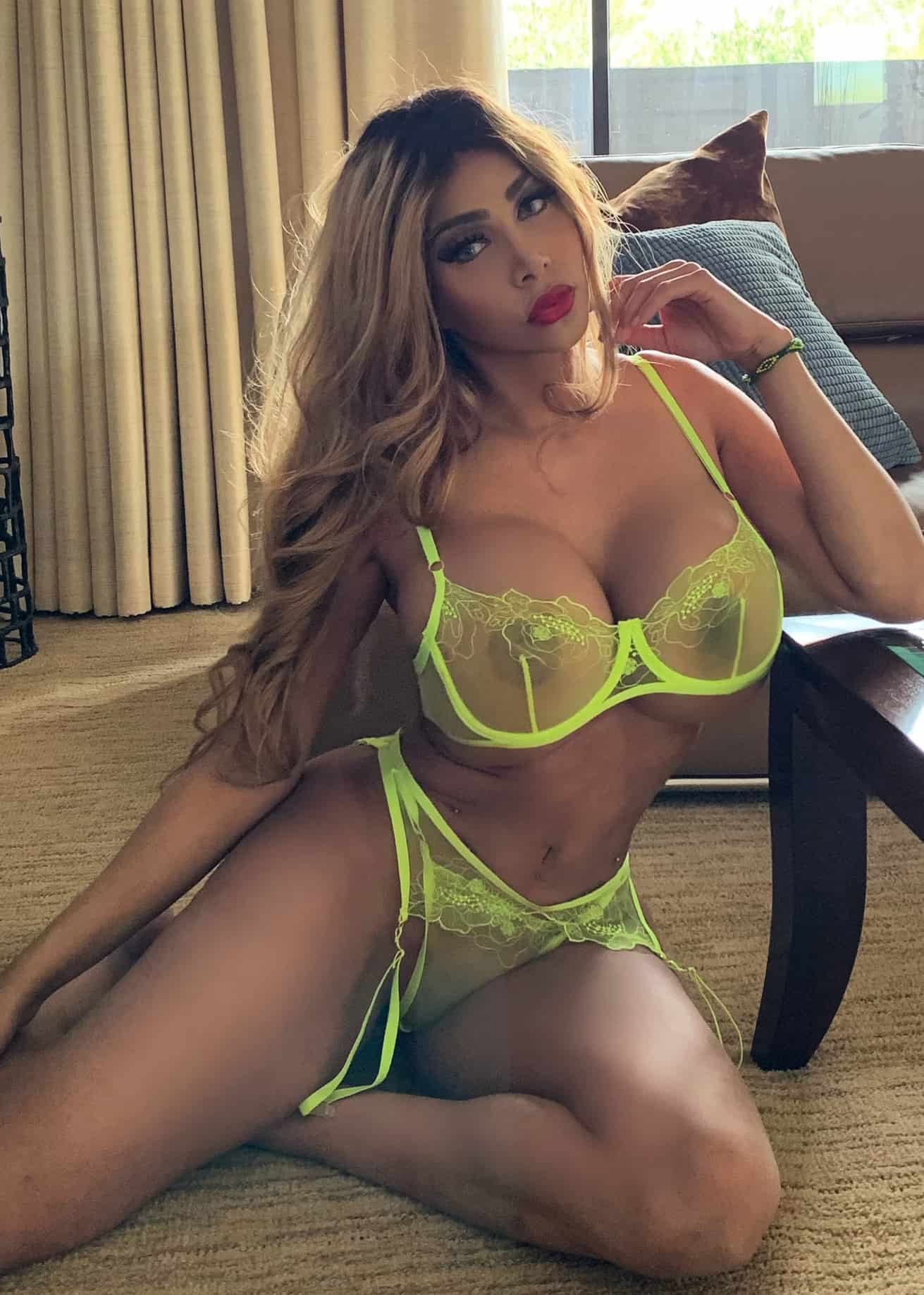 Gizel Body - Free nude pics, galleries & more at Babepedia