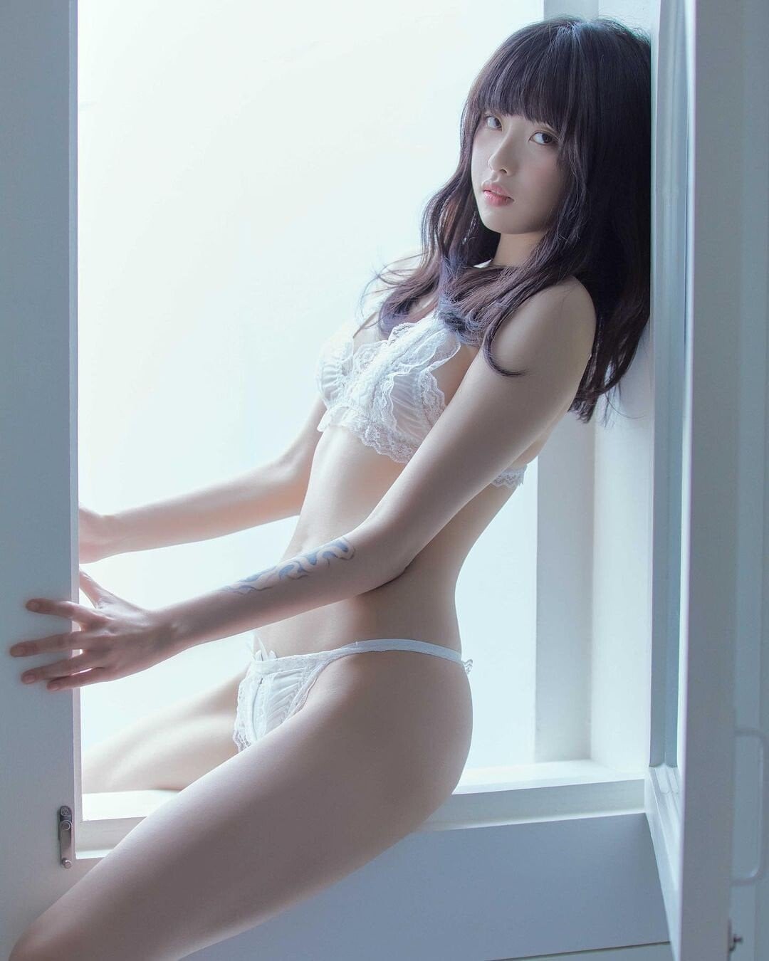 Go Mal-sook - Free pics, galleries & more at Babepedia