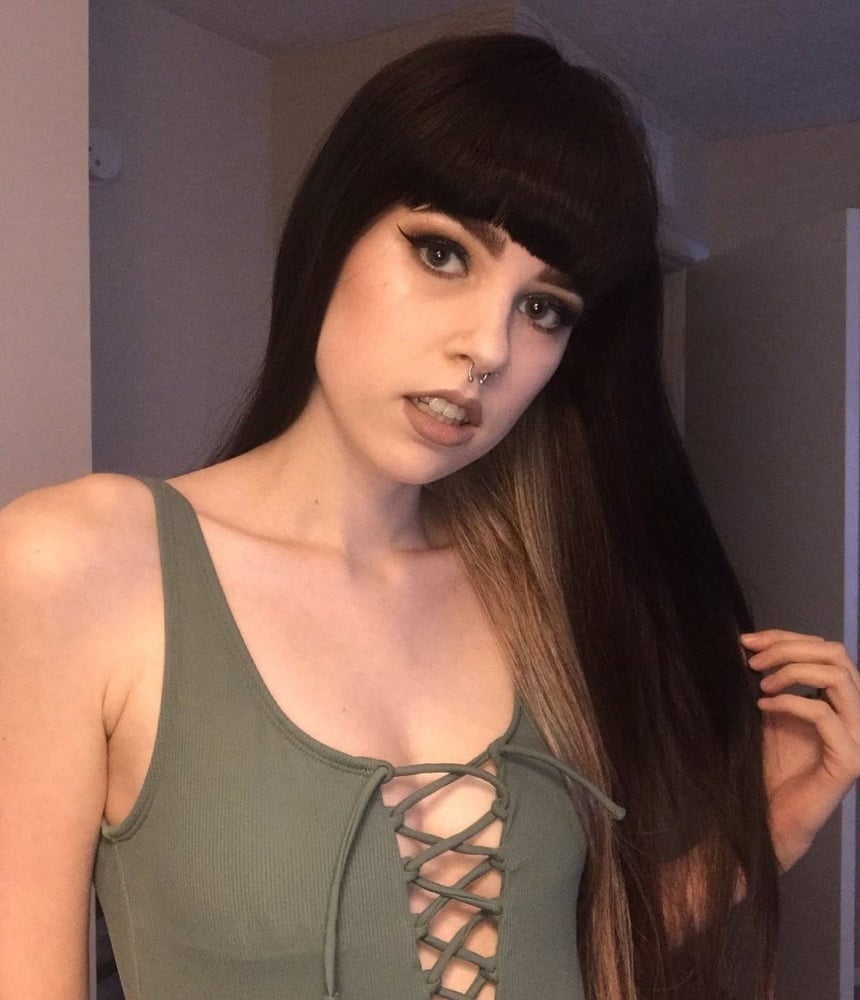 Grae Stoke - Free nude pics, galleries & more at Babepedia