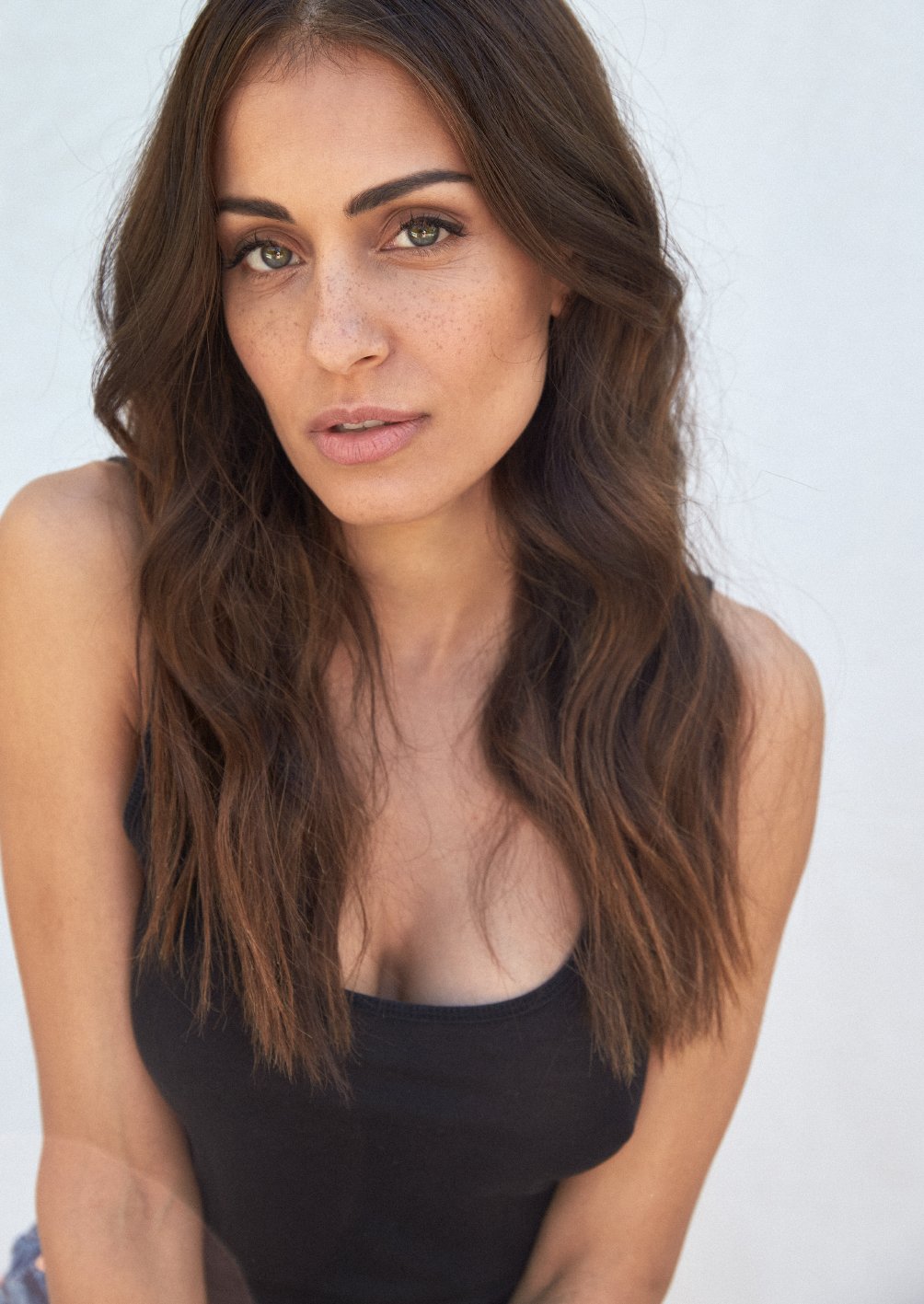 Hiba Abouk - Free pics, galleries & more at Babepedia