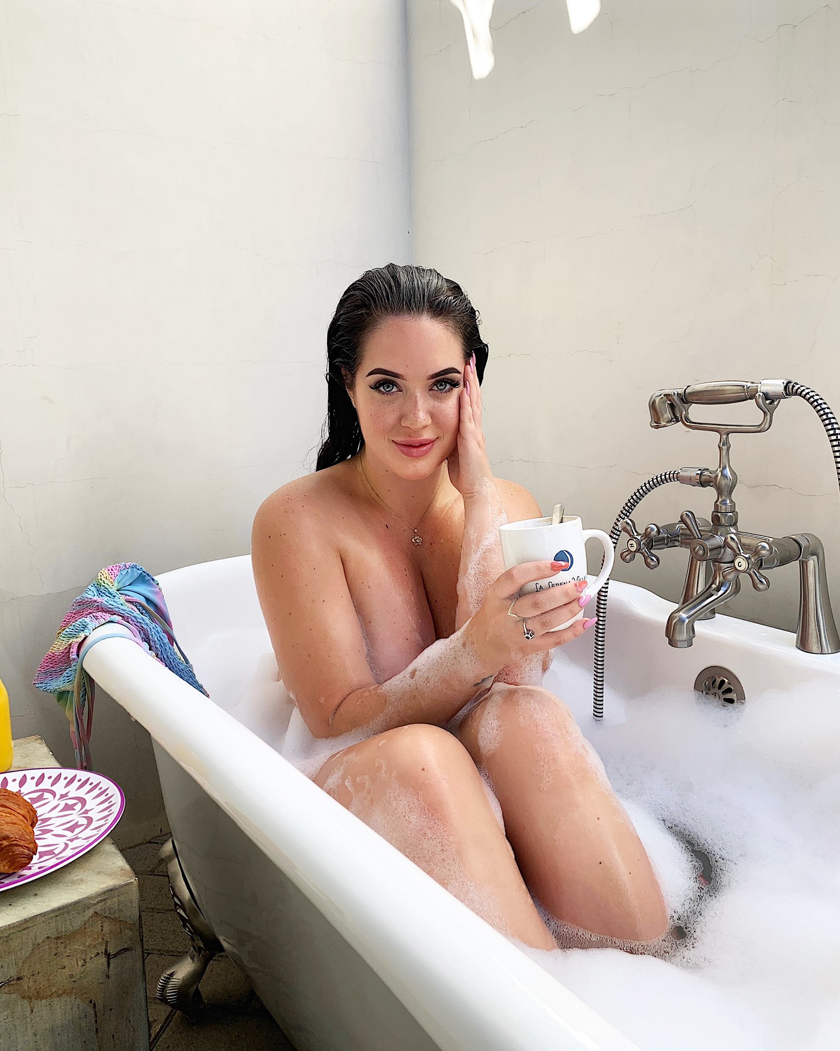 Holly Luyah - Free pics, galleries & more at Babepedia