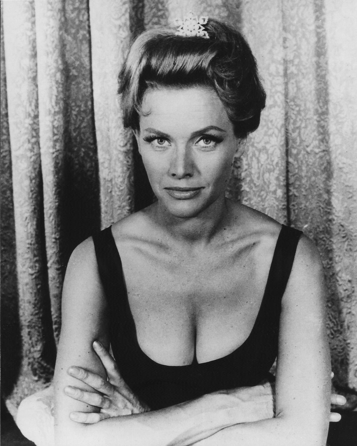 Honor blackman boobs