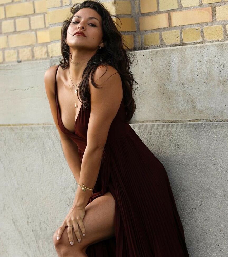 Humberly Gonzalez - Free pics, galleries & more at Babepedia
