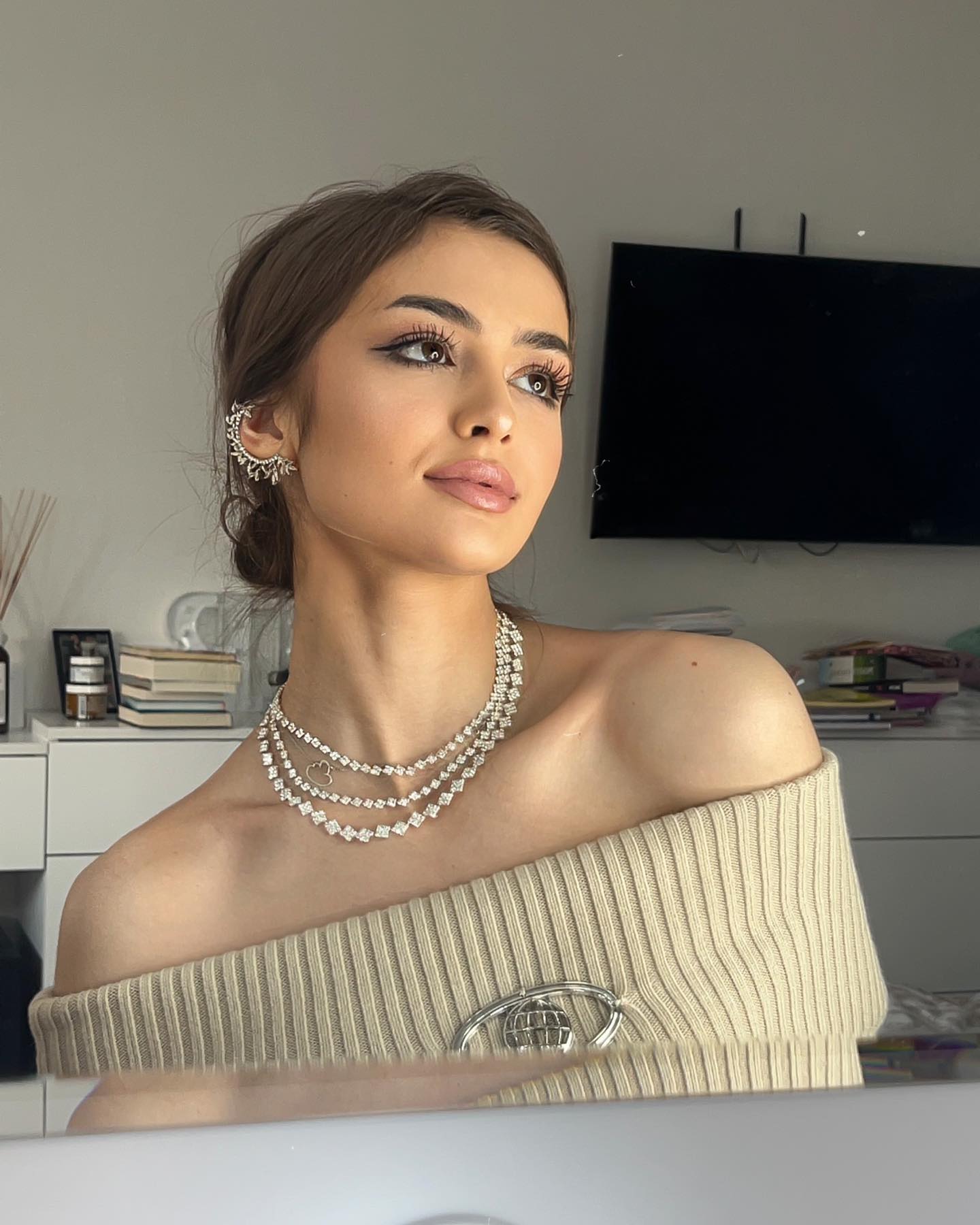 Iuliana Beregoi - Free pics, galleries & more at Babepedia