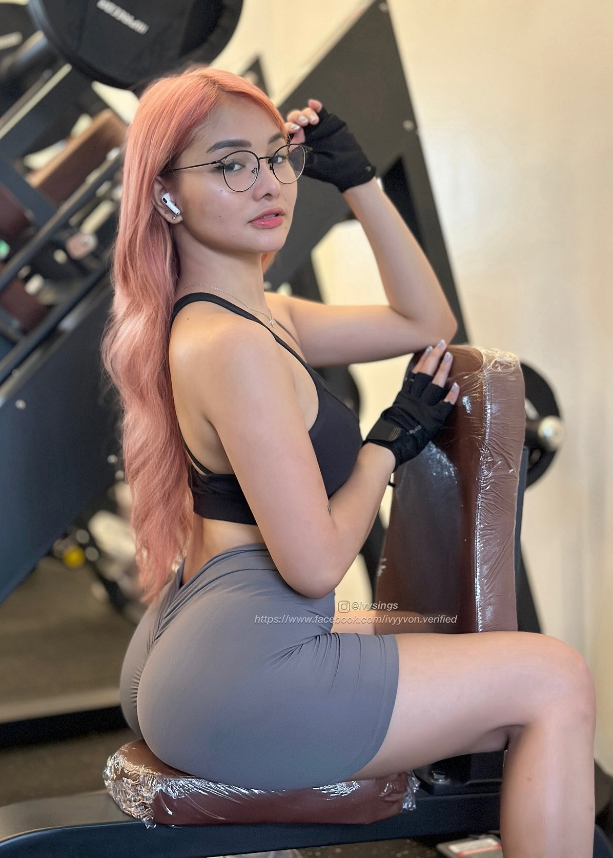 Ivy Yvon - Free pics, galleries & more at Babepedia