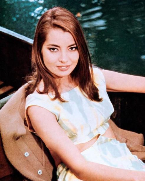 Jacqueline Sassard - Aktorka