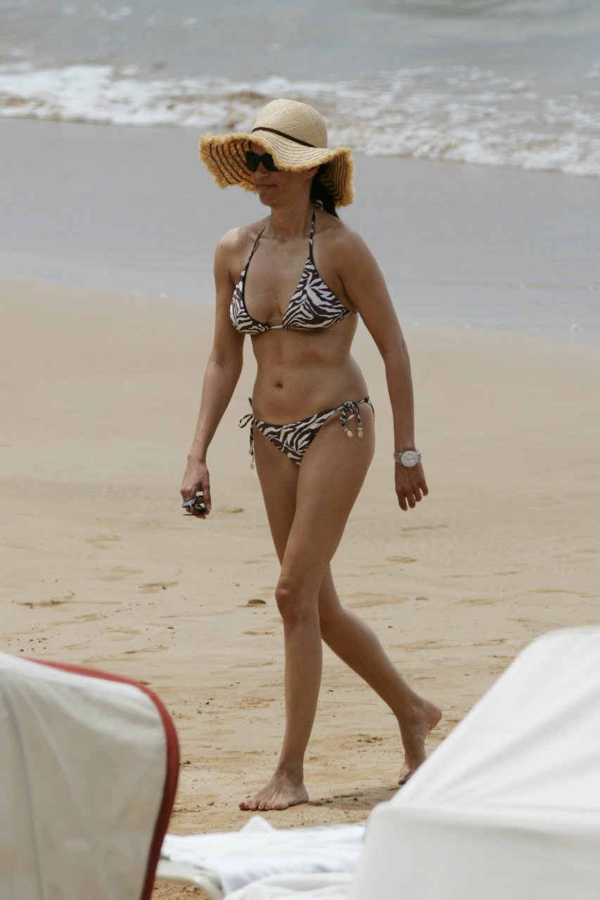Jami Gertz - Free pics, galleries & more at Babepedia