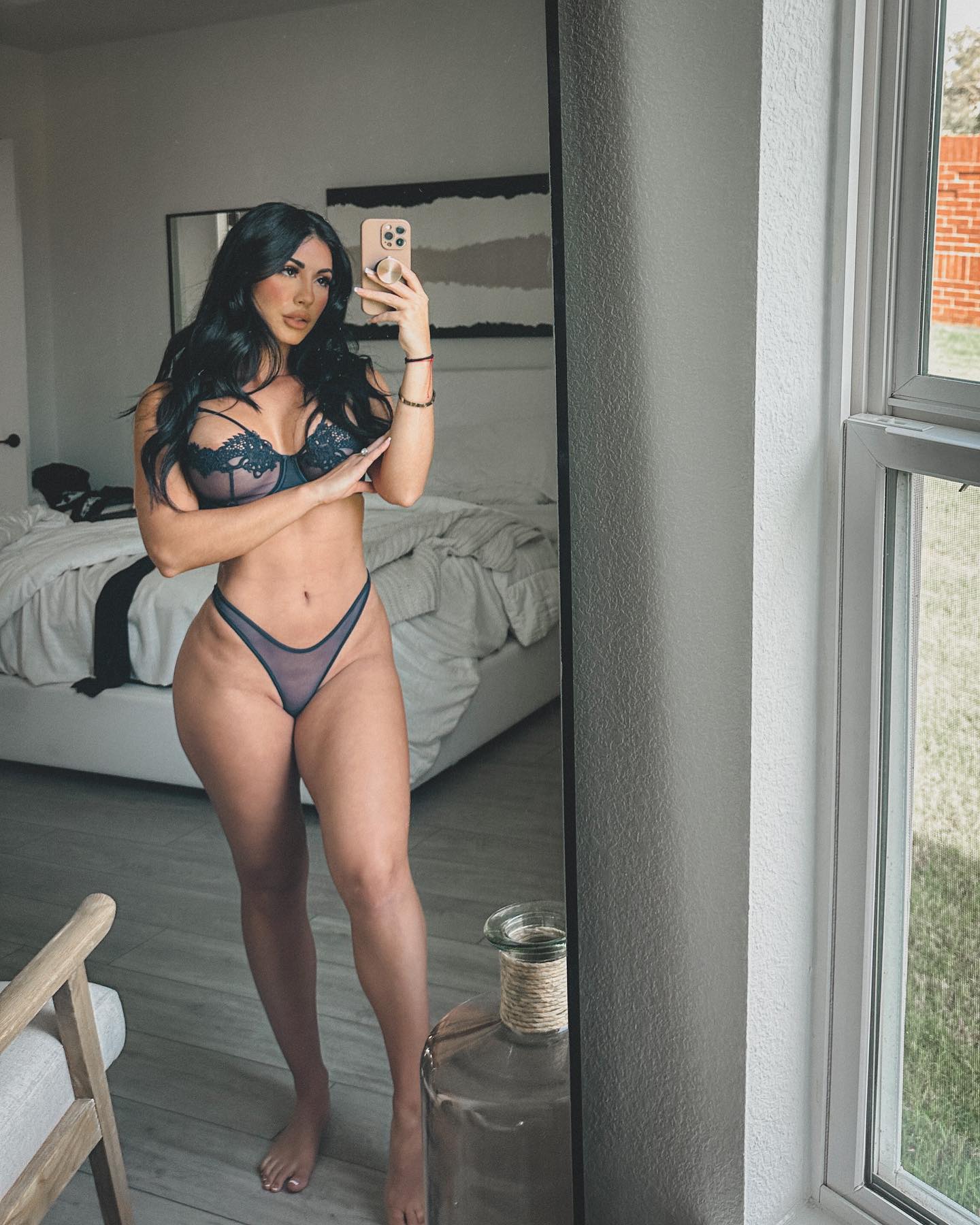 Jazmin Pineda - Free pics, galleries & more at Babepedia