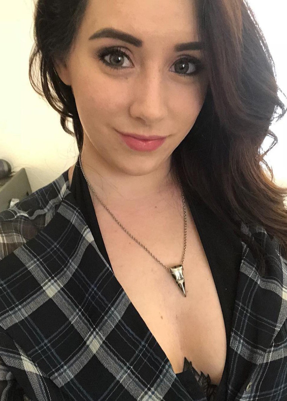 JellyBeanNose ASMR - Free pics, galleries & more at Babepedia