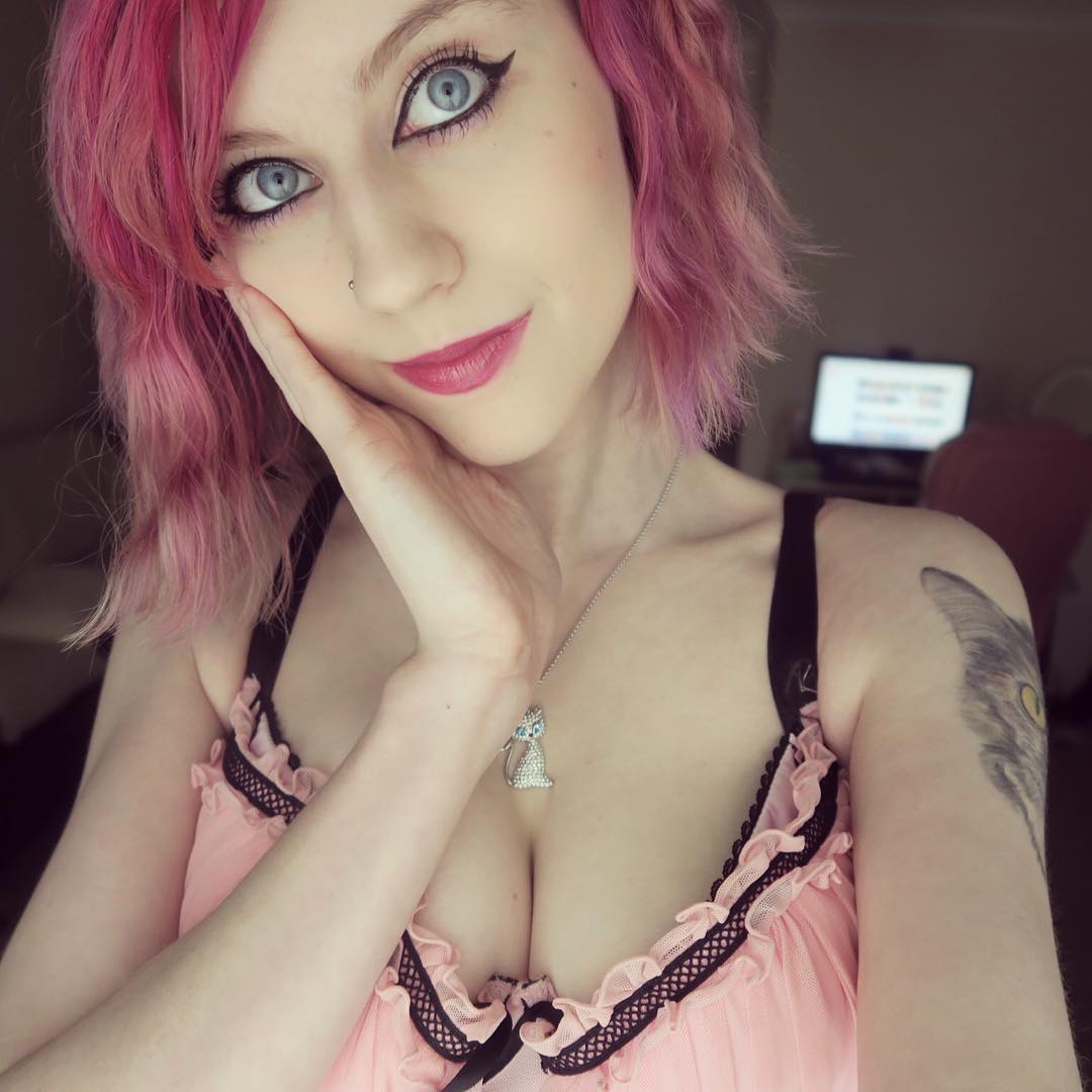 Jess ASMRisAwesome - Free pics, galleries & more at Babepedia