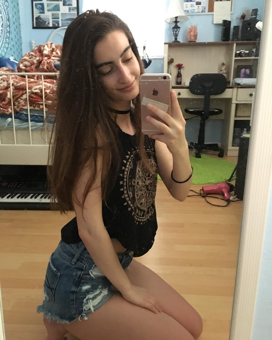 Jessica Marie (YouNow) - Free pics, galleries & more at Babepedia