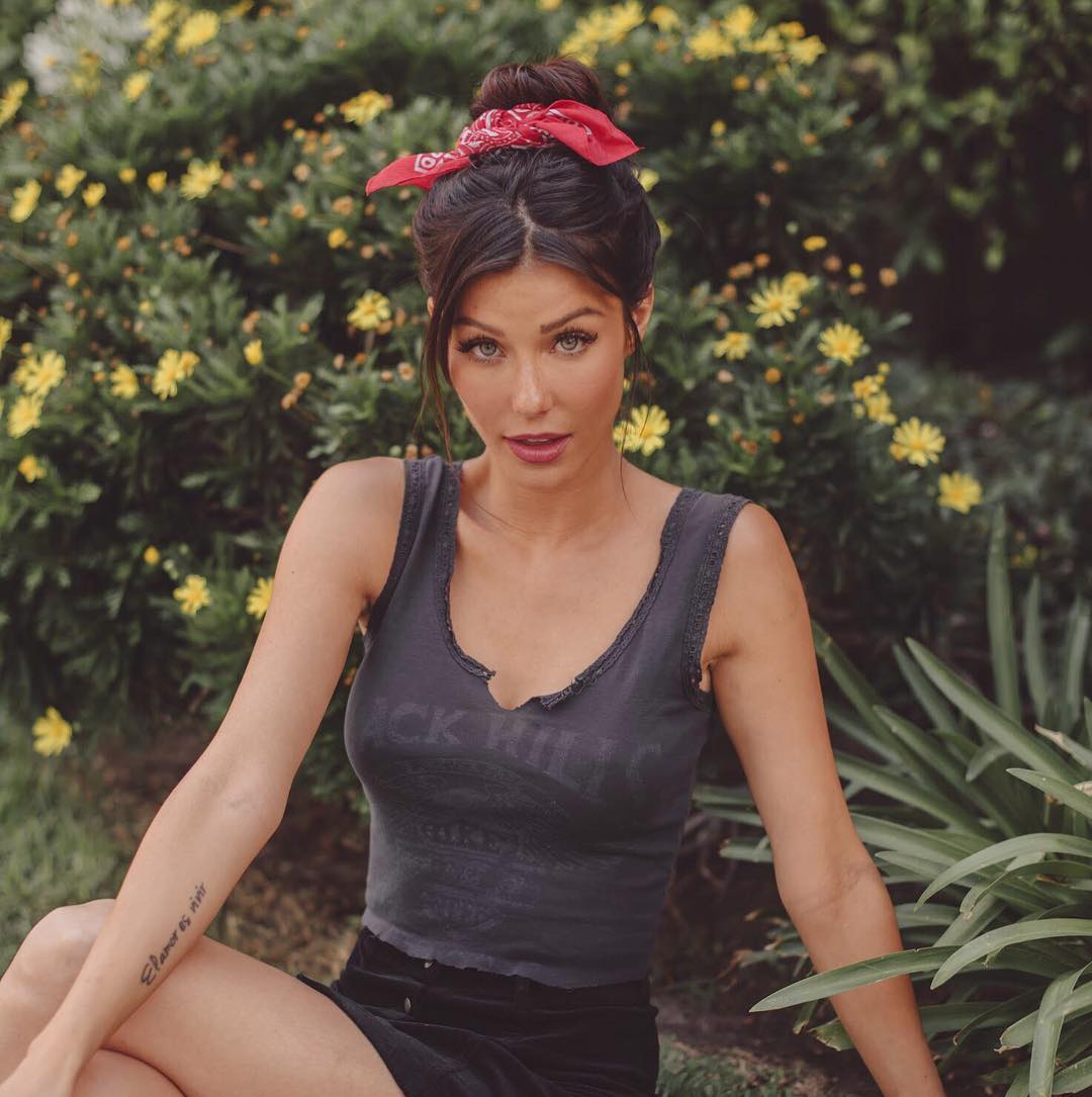 Jessica Vargas - Free pics, galleries & more at Babepedia