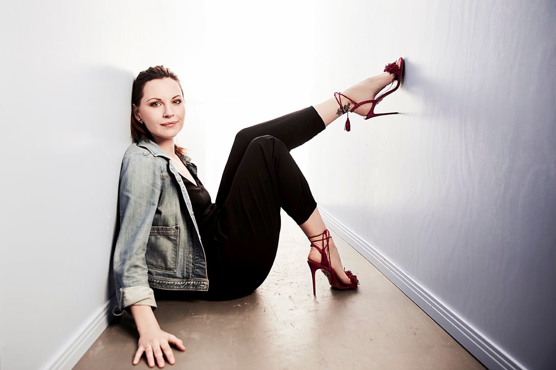 Jill Flint - Free pics, galleries & more at Babepedia