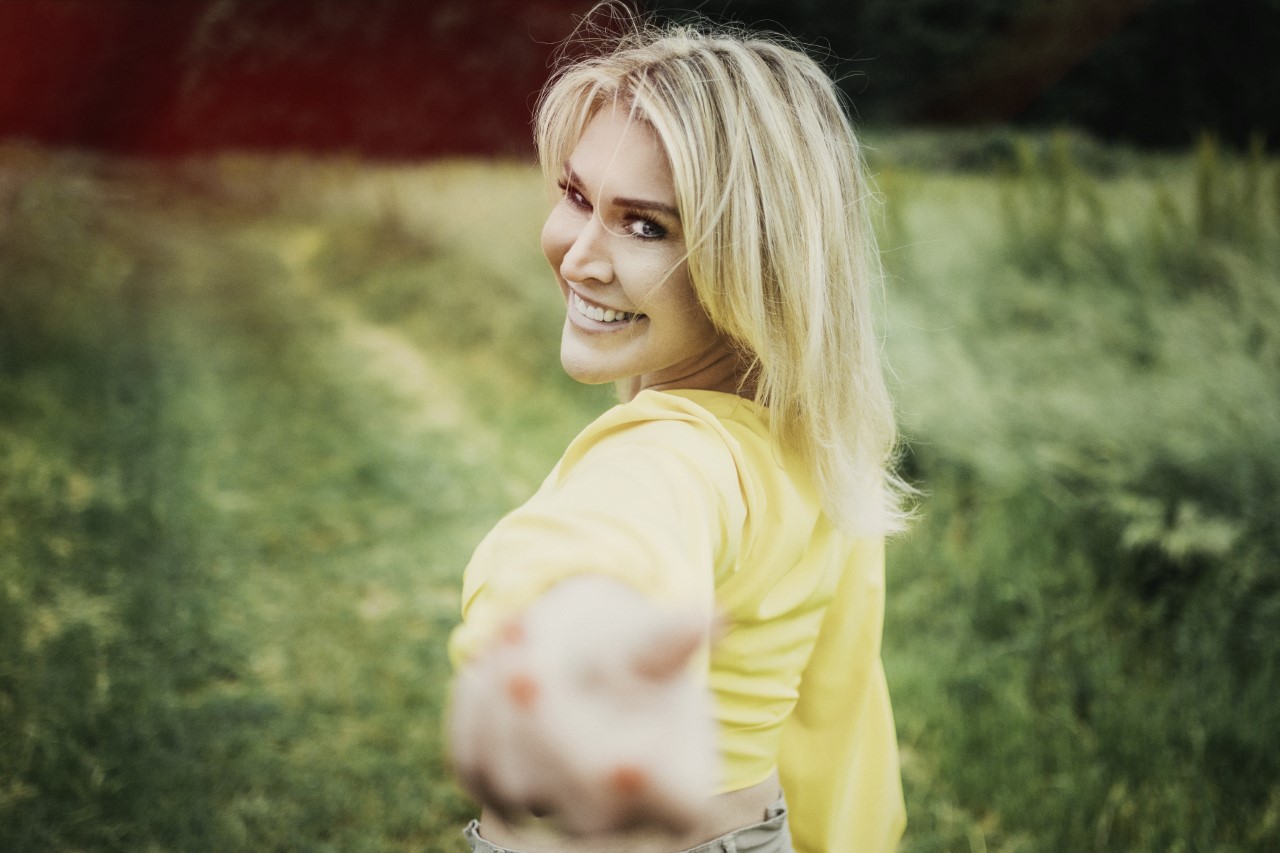 Jo OMeara - Free pics, galleries & more at Babepedia